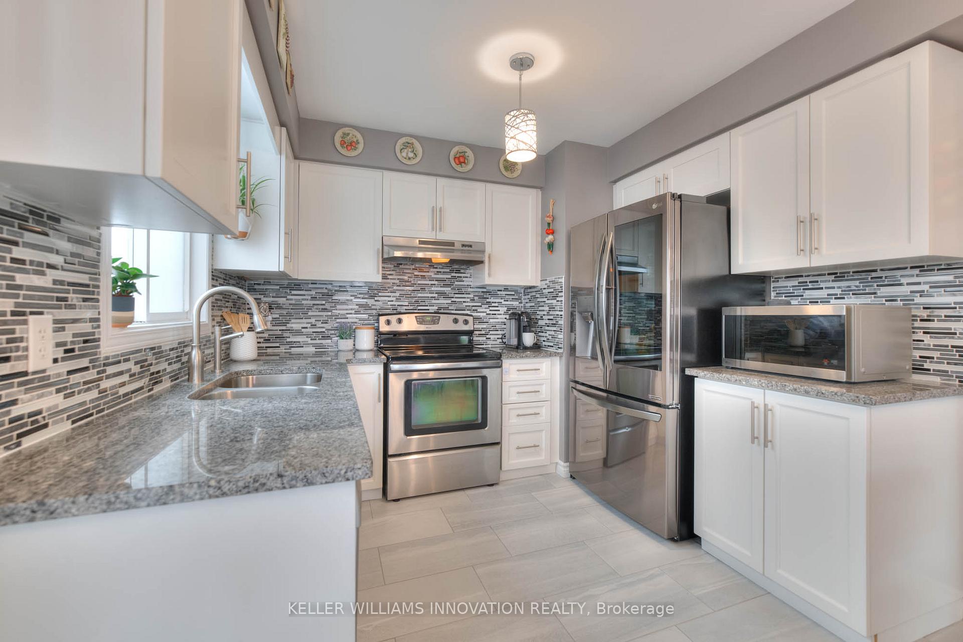 Photo 10 of 72 Westmeadow Drive, Kitchener — HOMEH