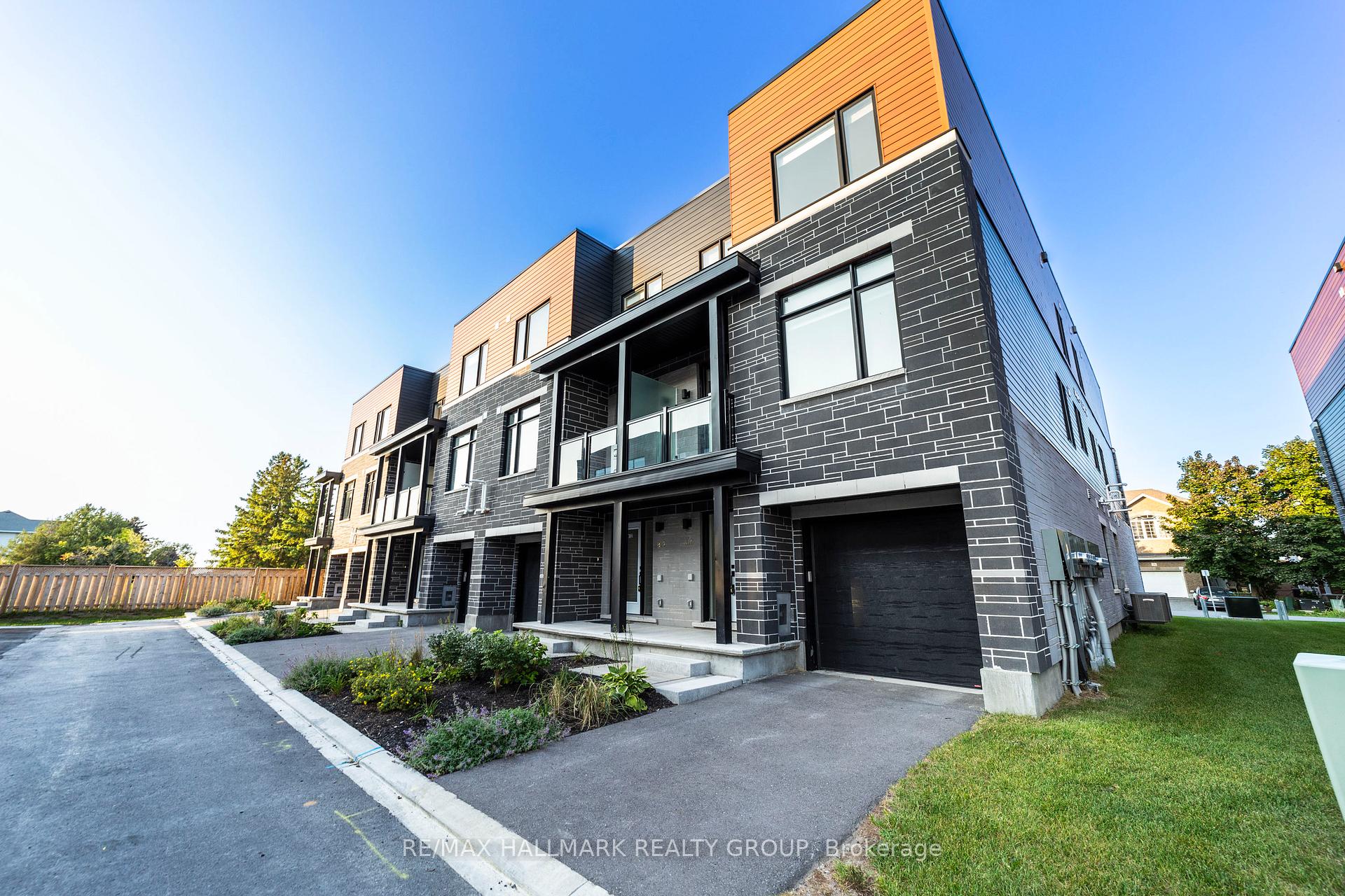 Photo 1 of 810 Star, Ottawa, Kanata - Katimavik — HOMEH