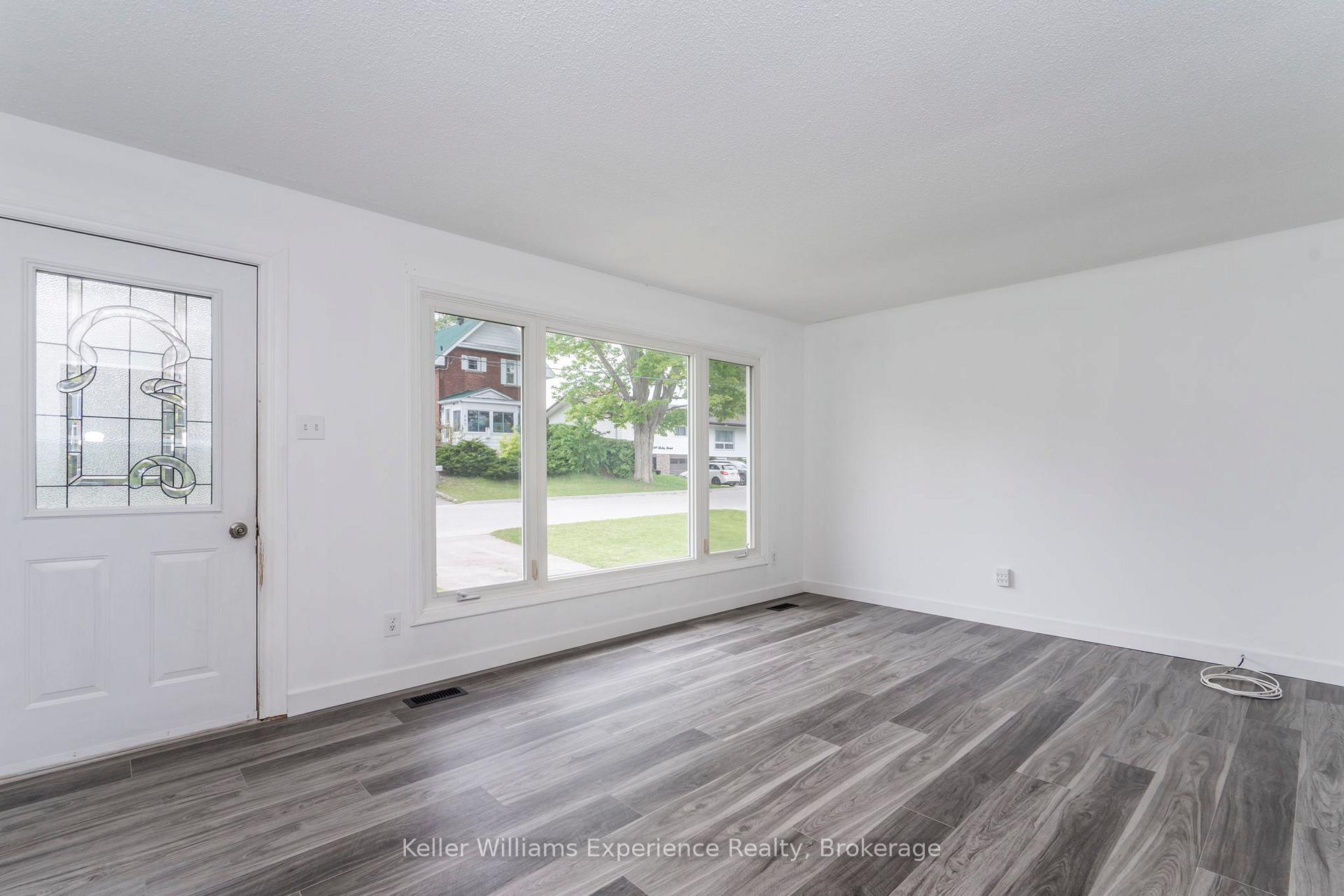 Photo 5 of 258 Ruby Street, Midland — HOMEH