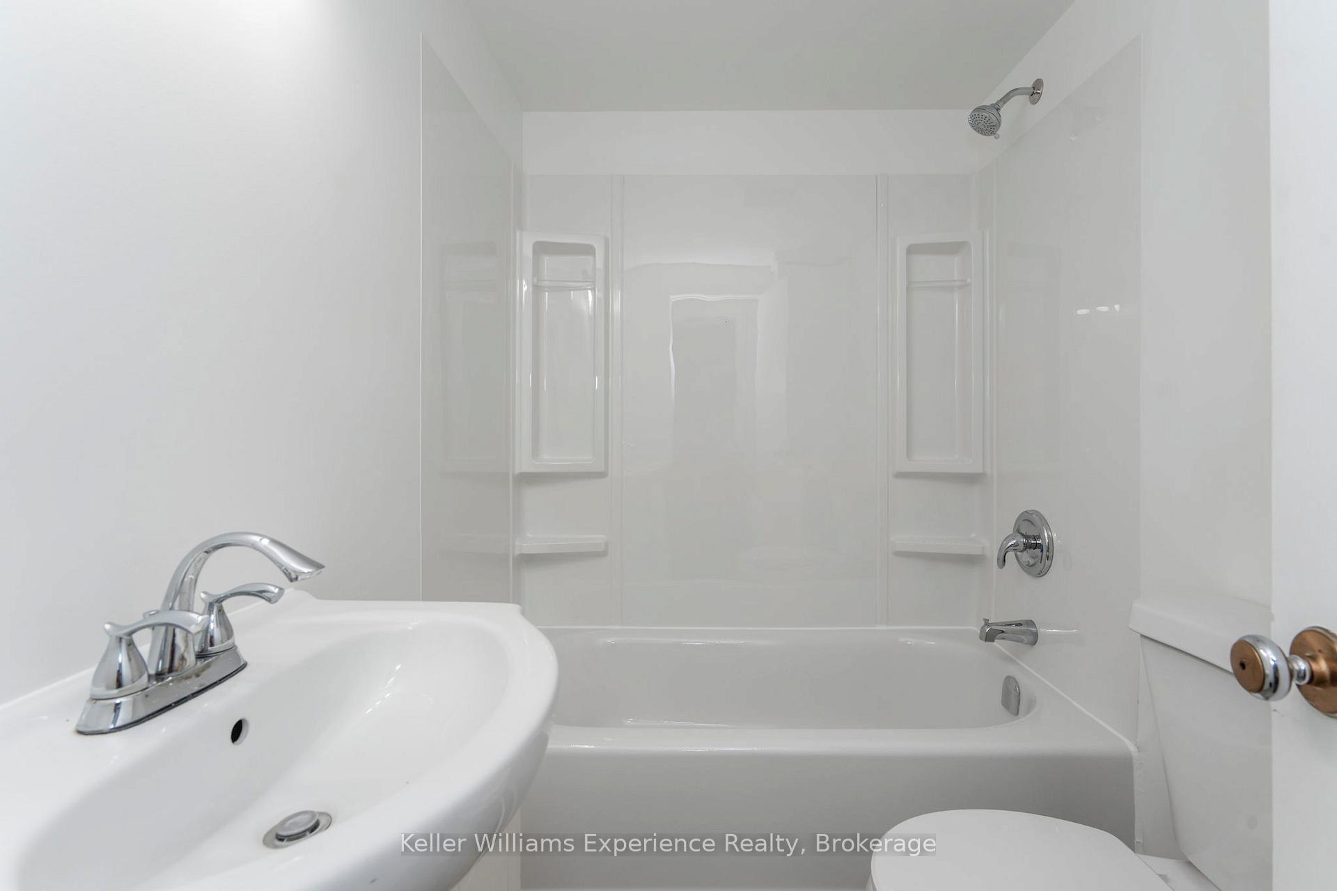 Photo 20 of 258 Ruby Street, Midland — HOMEH