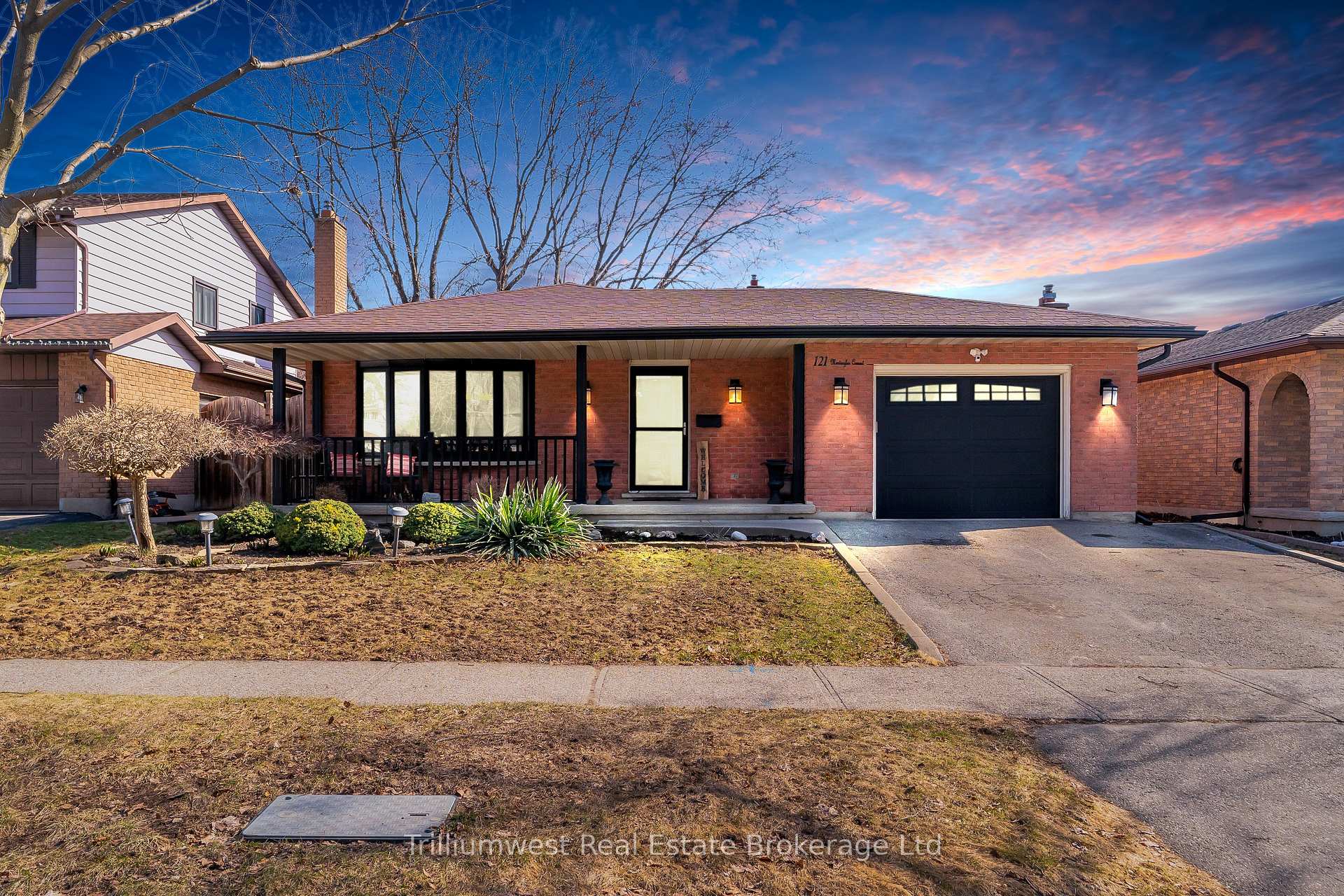 Photo 1 of 121 Martinglen Crescent, Kitchener — HOMEH