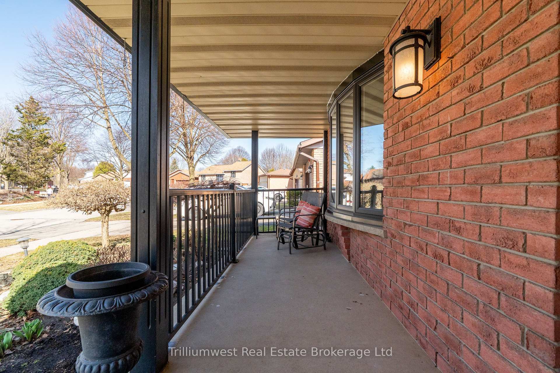 Photo 6 of 121 Martinglen Crescent, Kitchener — HOMEH