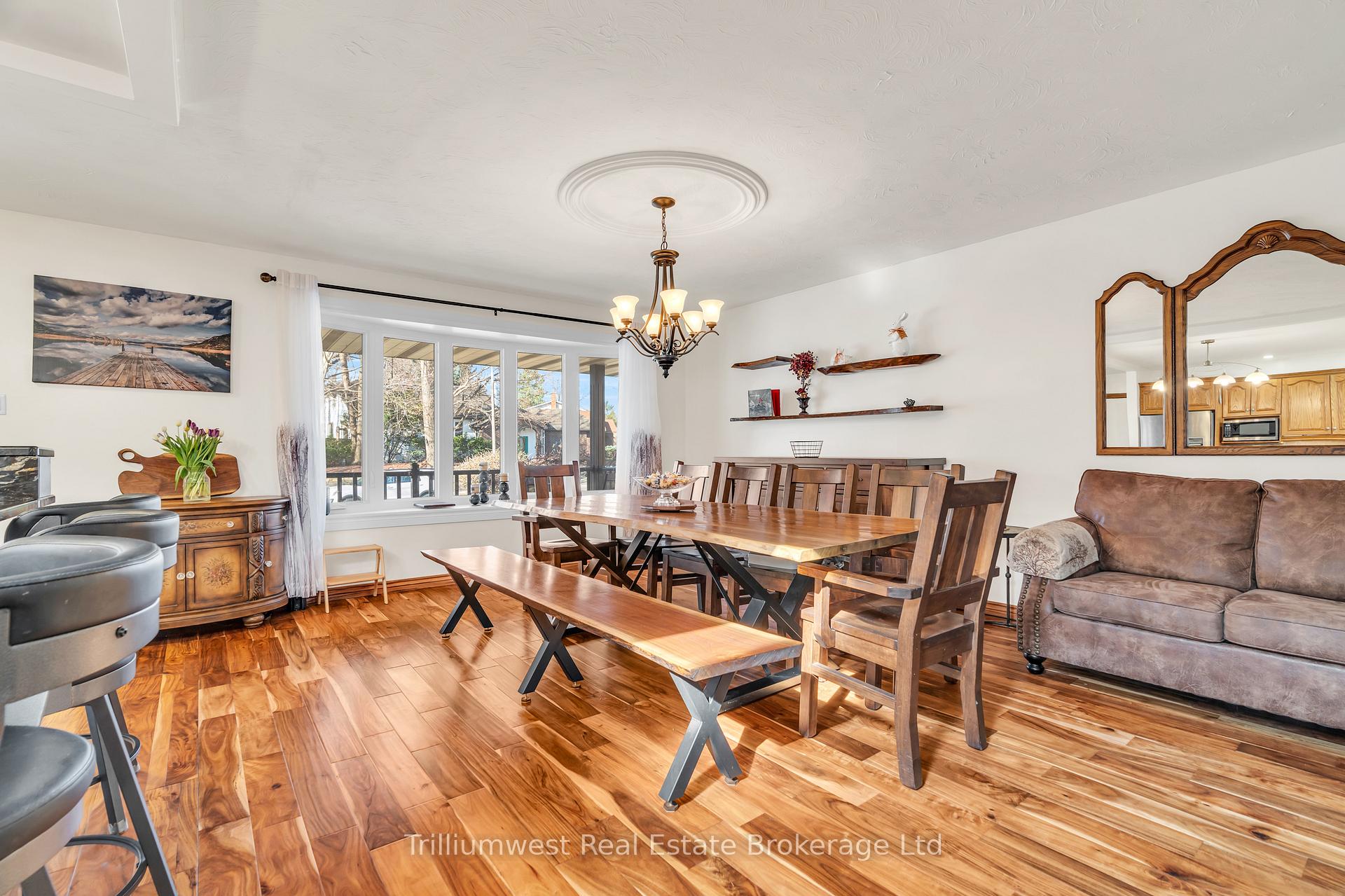 Photo 7 of 121 Martinglen Crescent, Kitchener — HOMEH