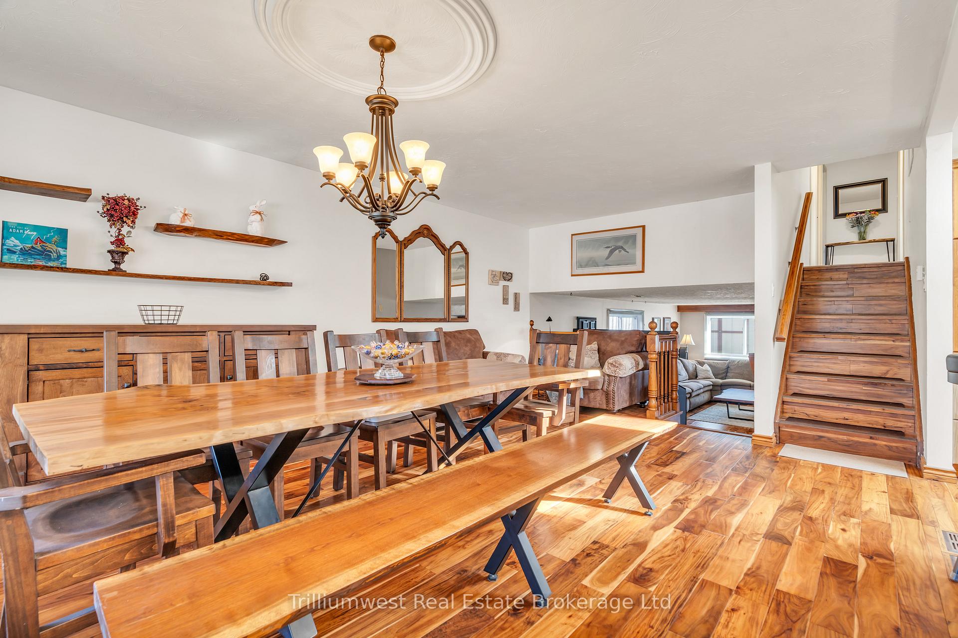 Photo 14 of 121 Martinglen Crescent, Kitchener — HOMEH