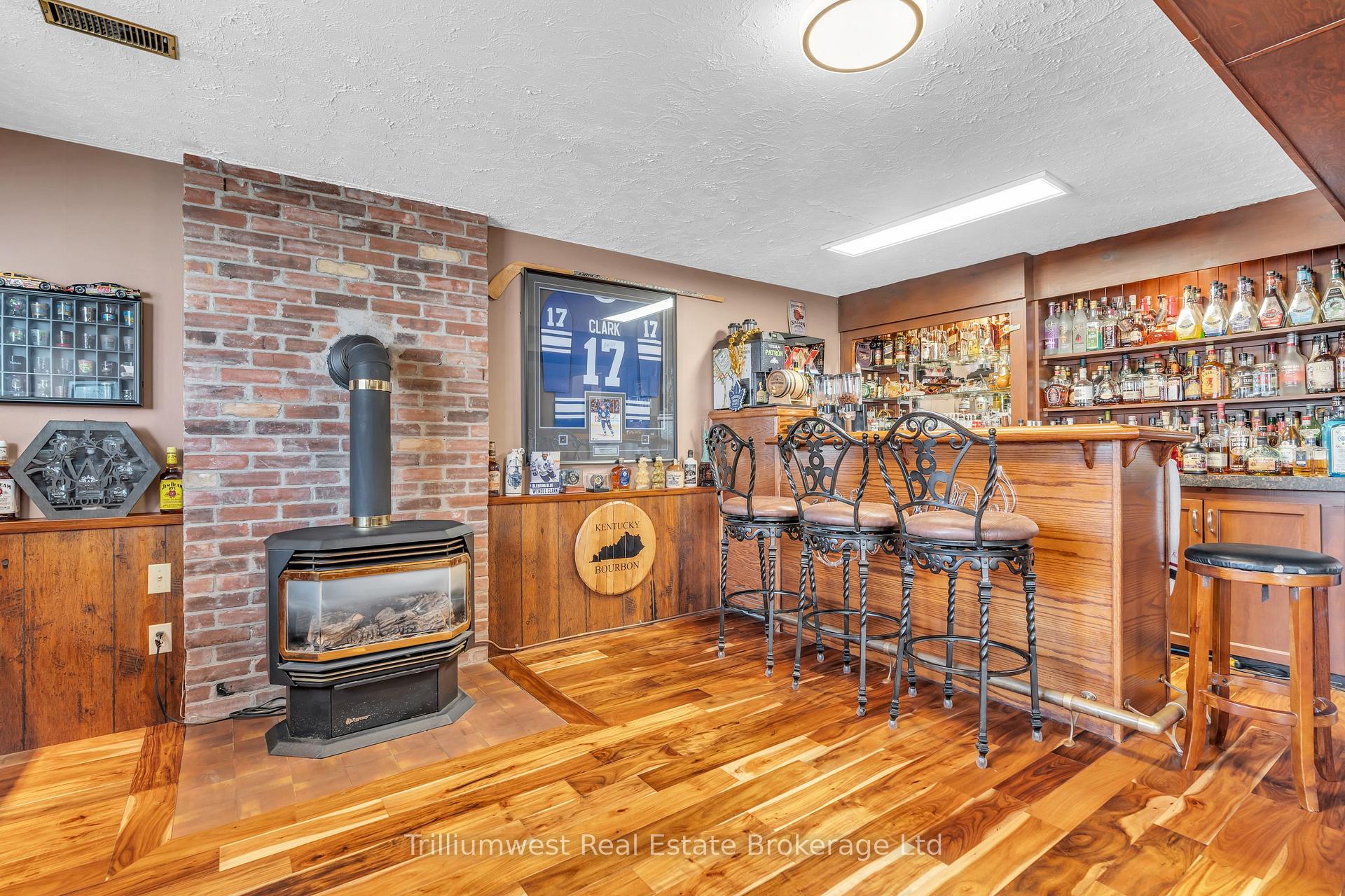 Photo 17 of 121 Martinglen Crescent, Kitchener — HOMEH