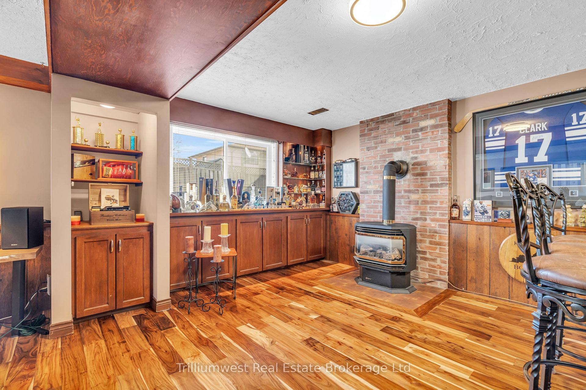 Photo 18 of 121 Martinglen Crescent, Kitchener — HOMEH