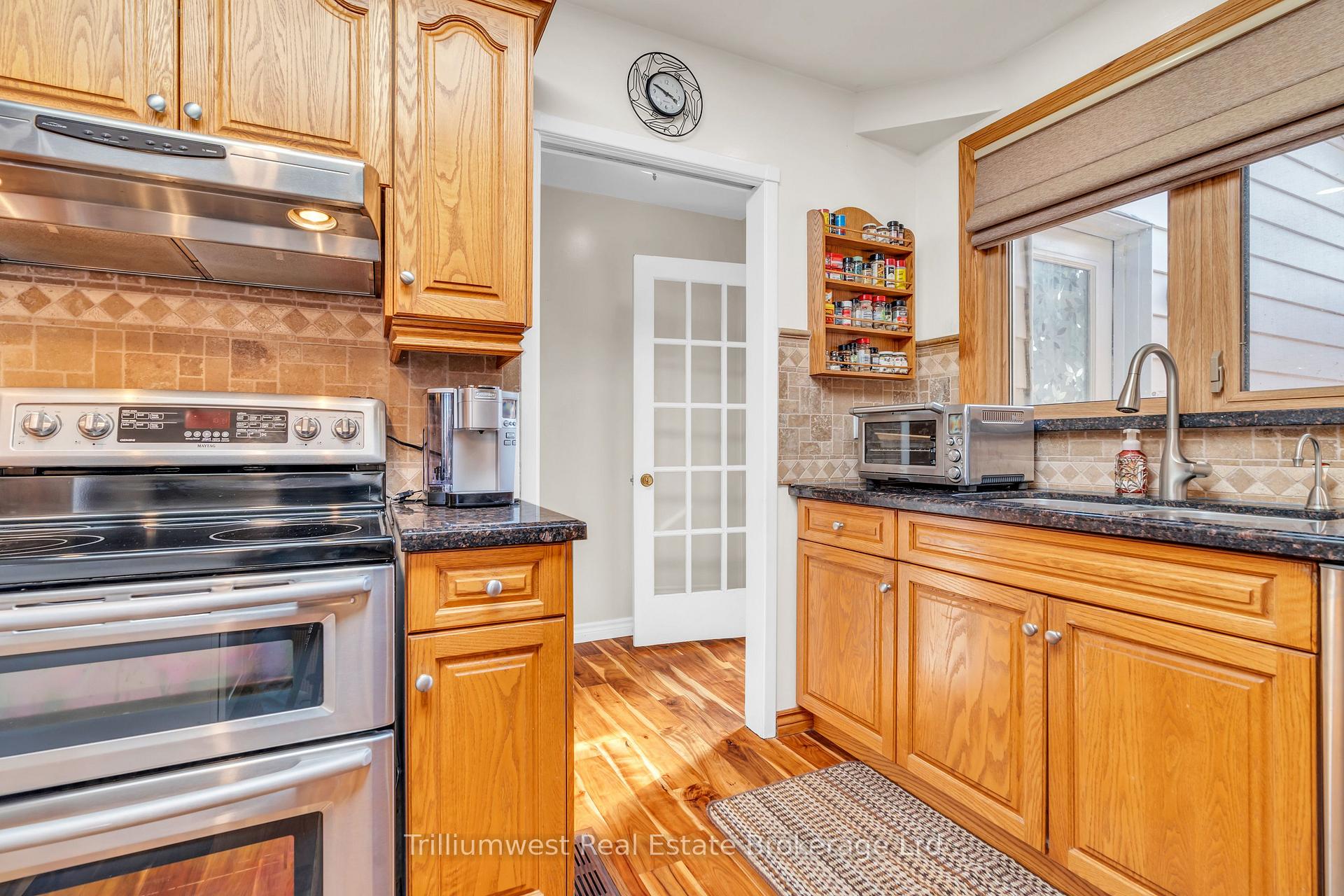 Photo 19 of 121 Martinglen Crescent, Kitchener — HOMEH