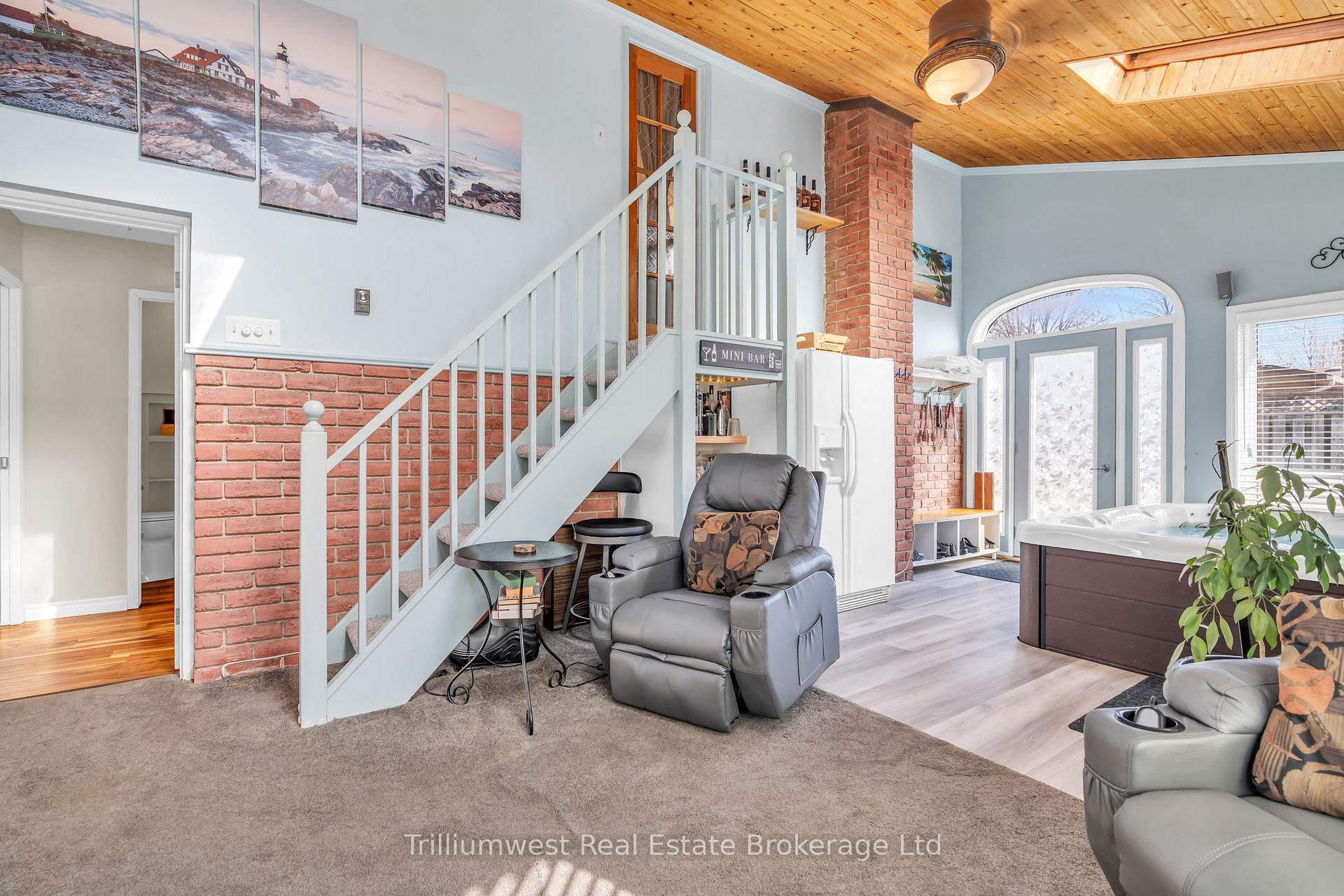 Photo 21 of 121 Martinglen Crescent, Kitchener — HOMEH