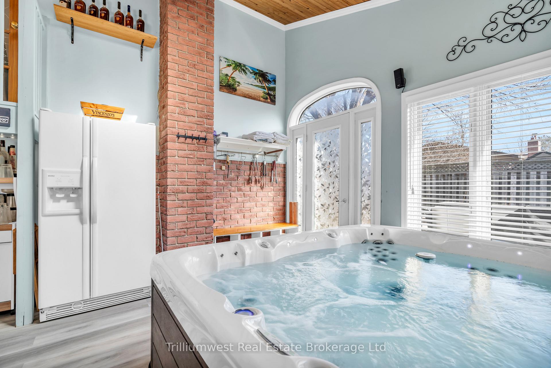 Photo 24 of 121 Martinglen Crescent, Kitchener — HOMEH