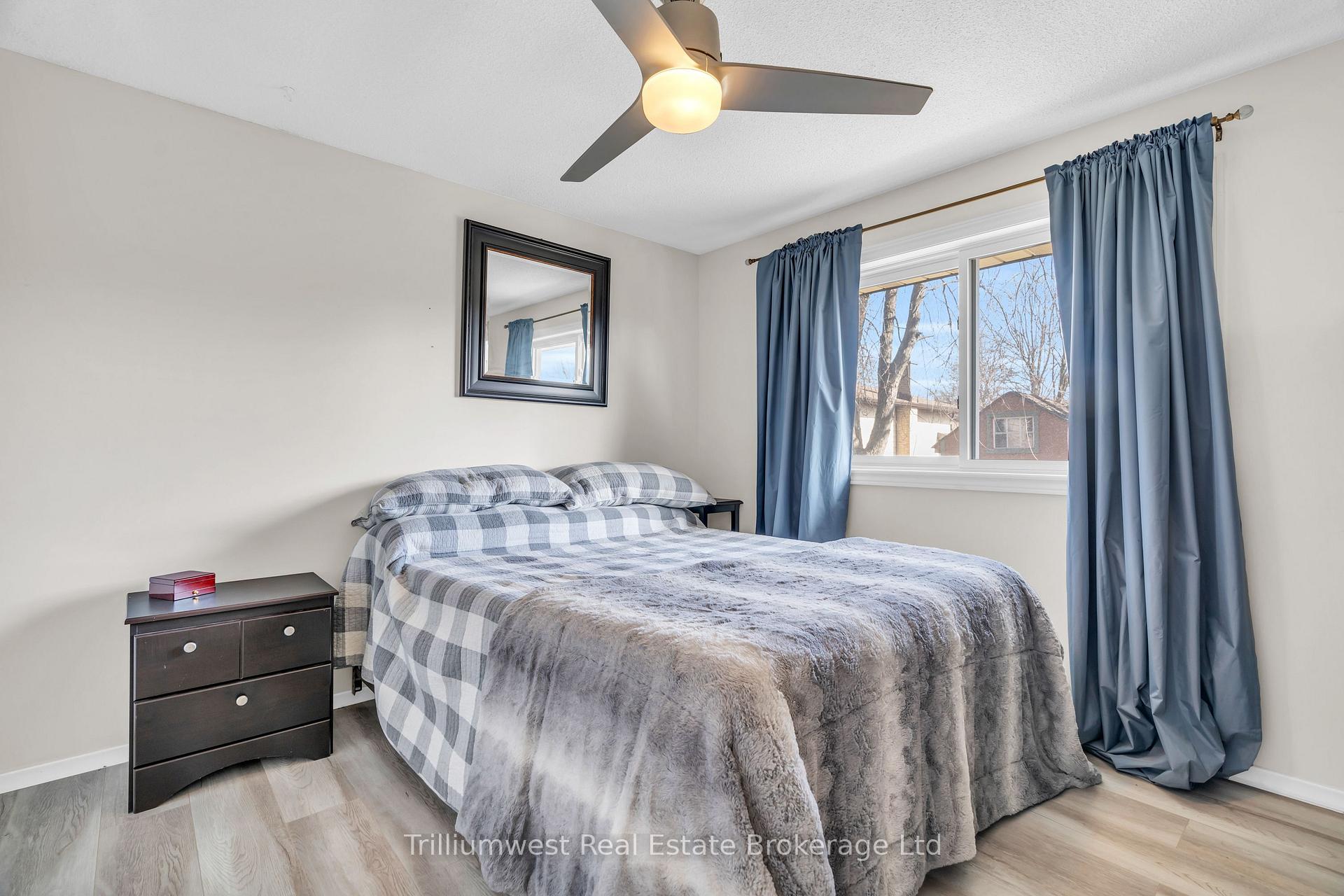 Photo 27 of 121 Martinglen Crescent, Kitchener — HOMEH