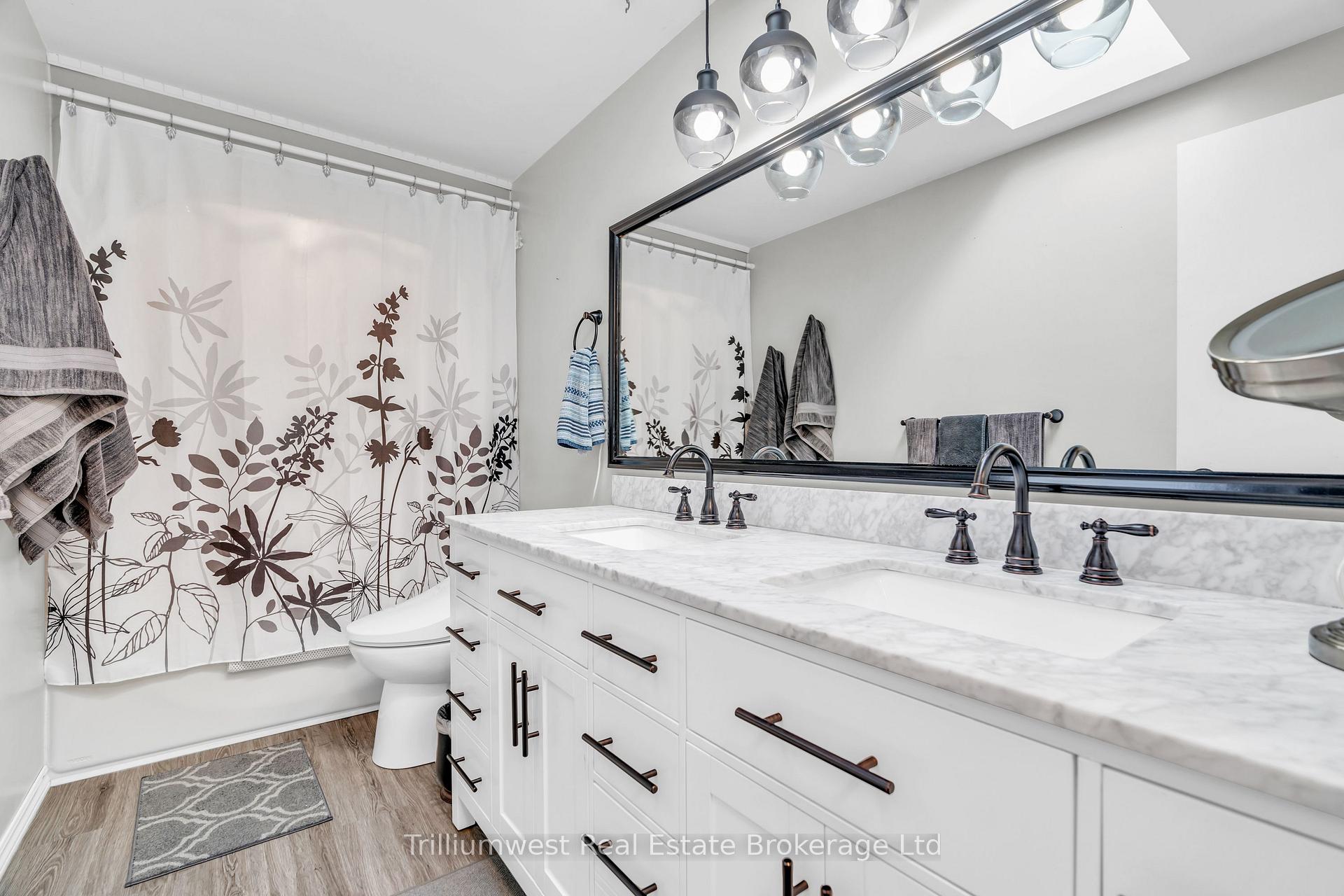 Photo 30 of 121 Martinglen Crescent, Kitchener — HOMEH