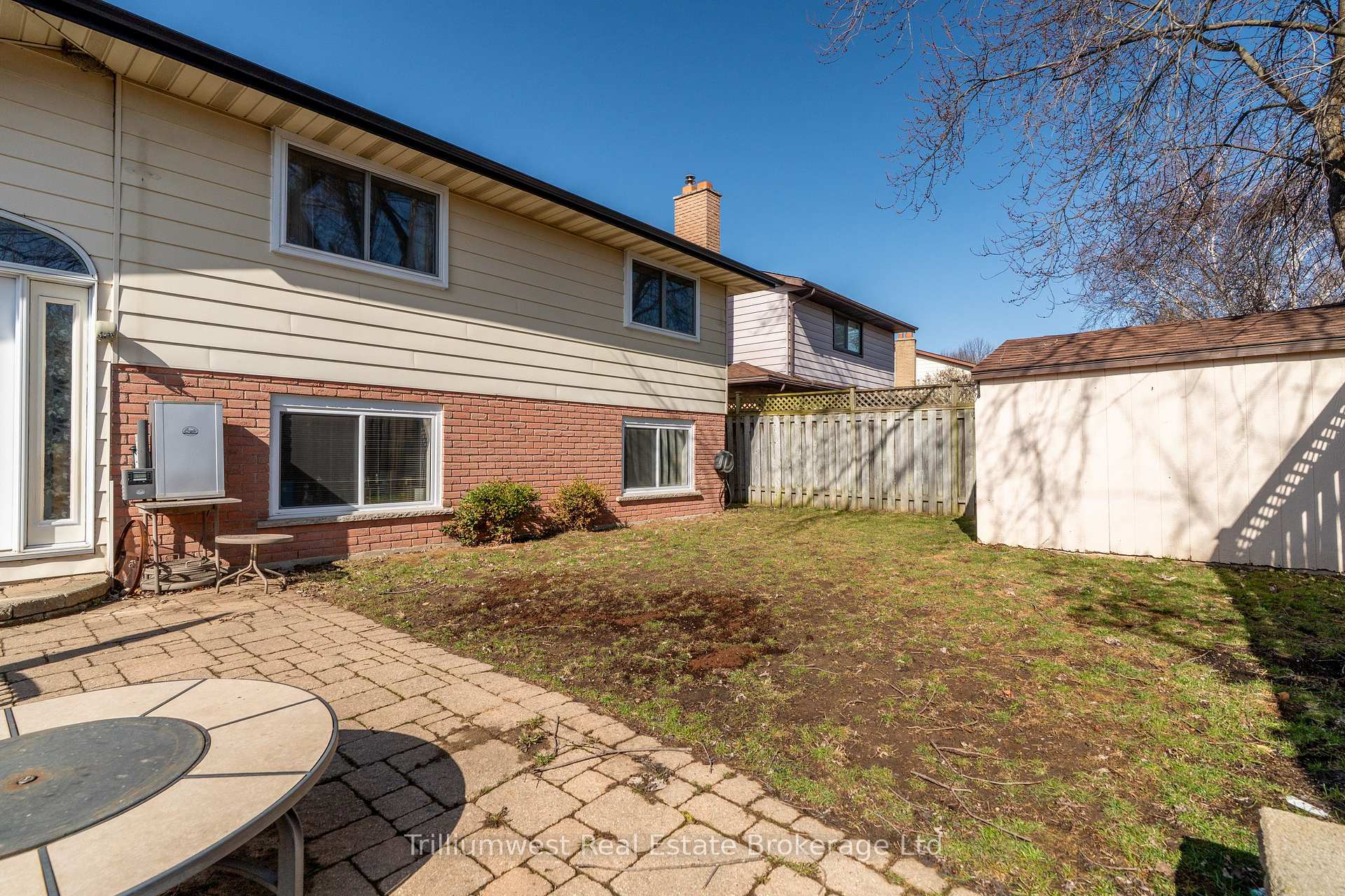 Photo 34 of 121 Martinglen Crescent, Kitchener — HOMEH