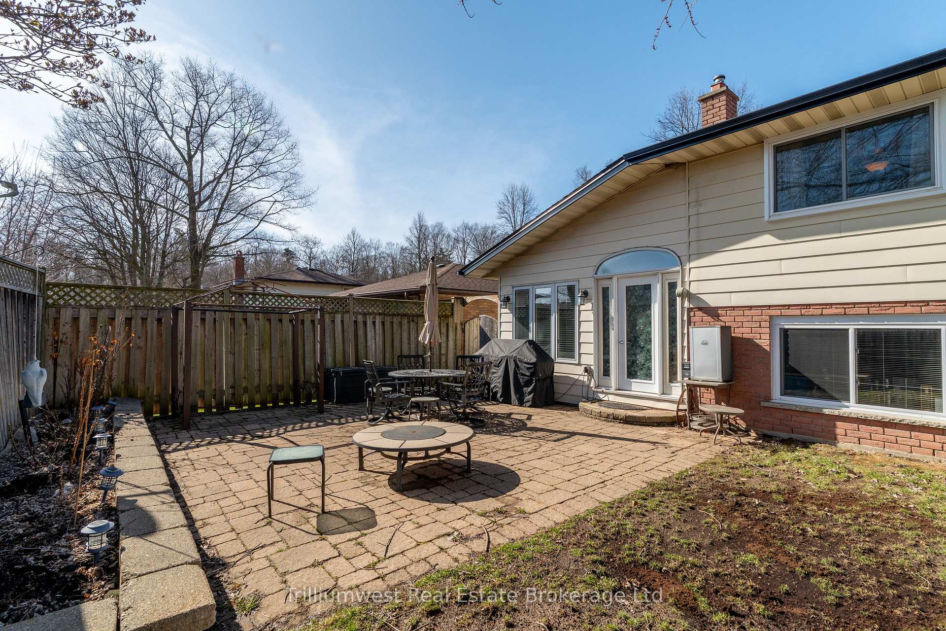 Photo 35 of 121 Martinglen Crescent, Kitchener — HOMEH