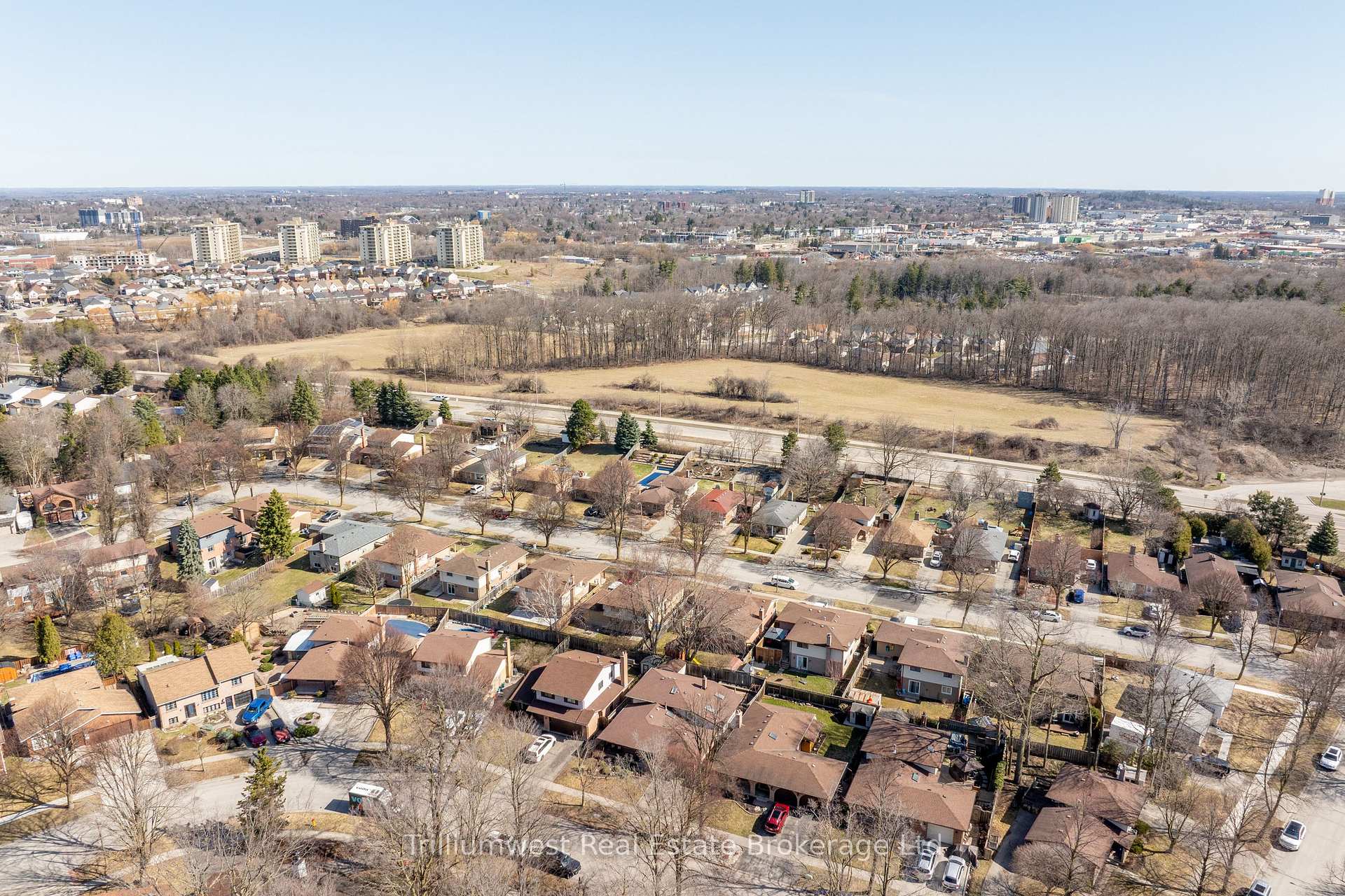 Photo 39 of 121 Martinglen Crescent, Kitchener — HOMEH