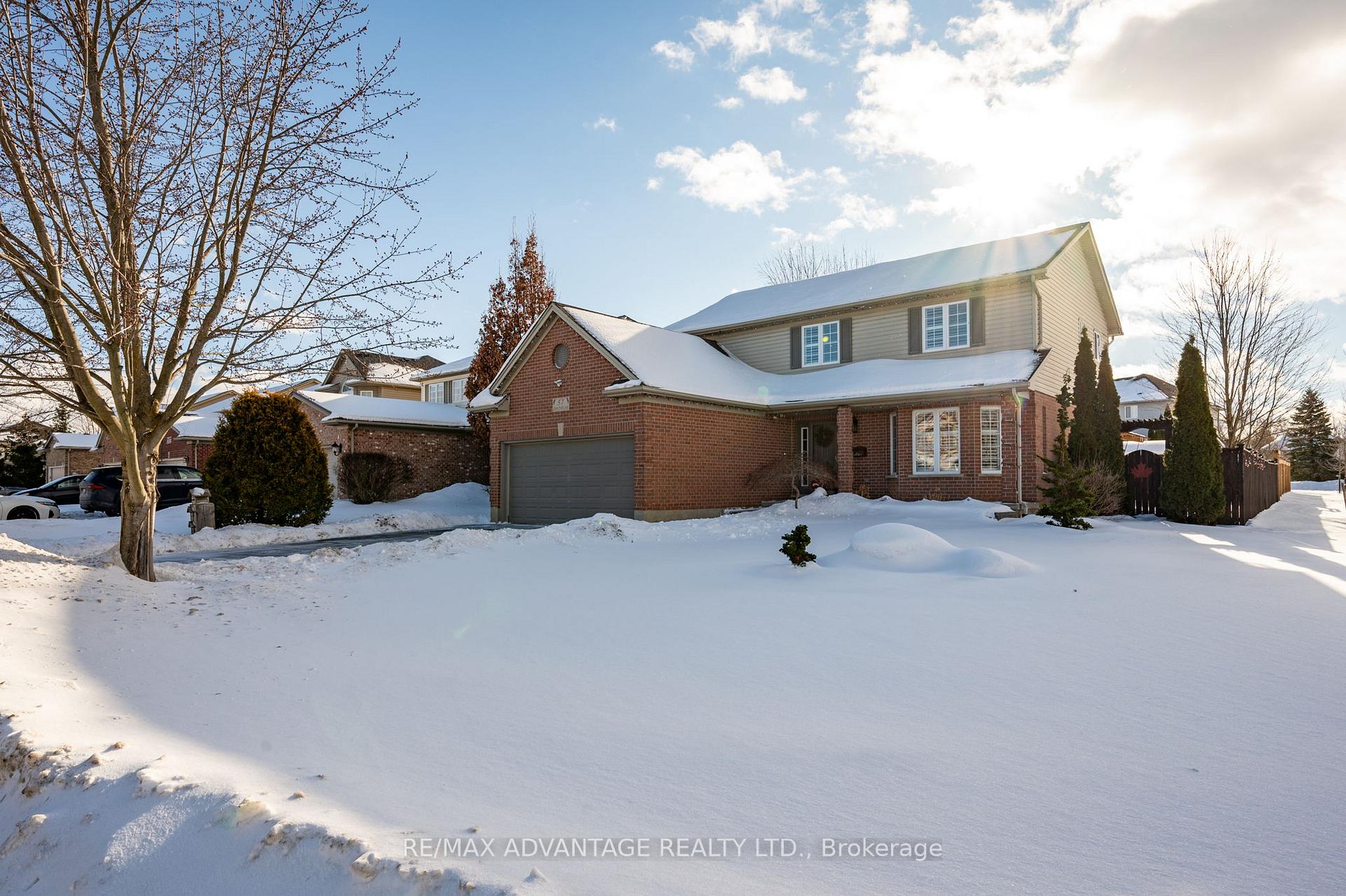 Photo 4 of 57 Stonefield Lane, Middlesex Centre, Ilderton — HOMEH