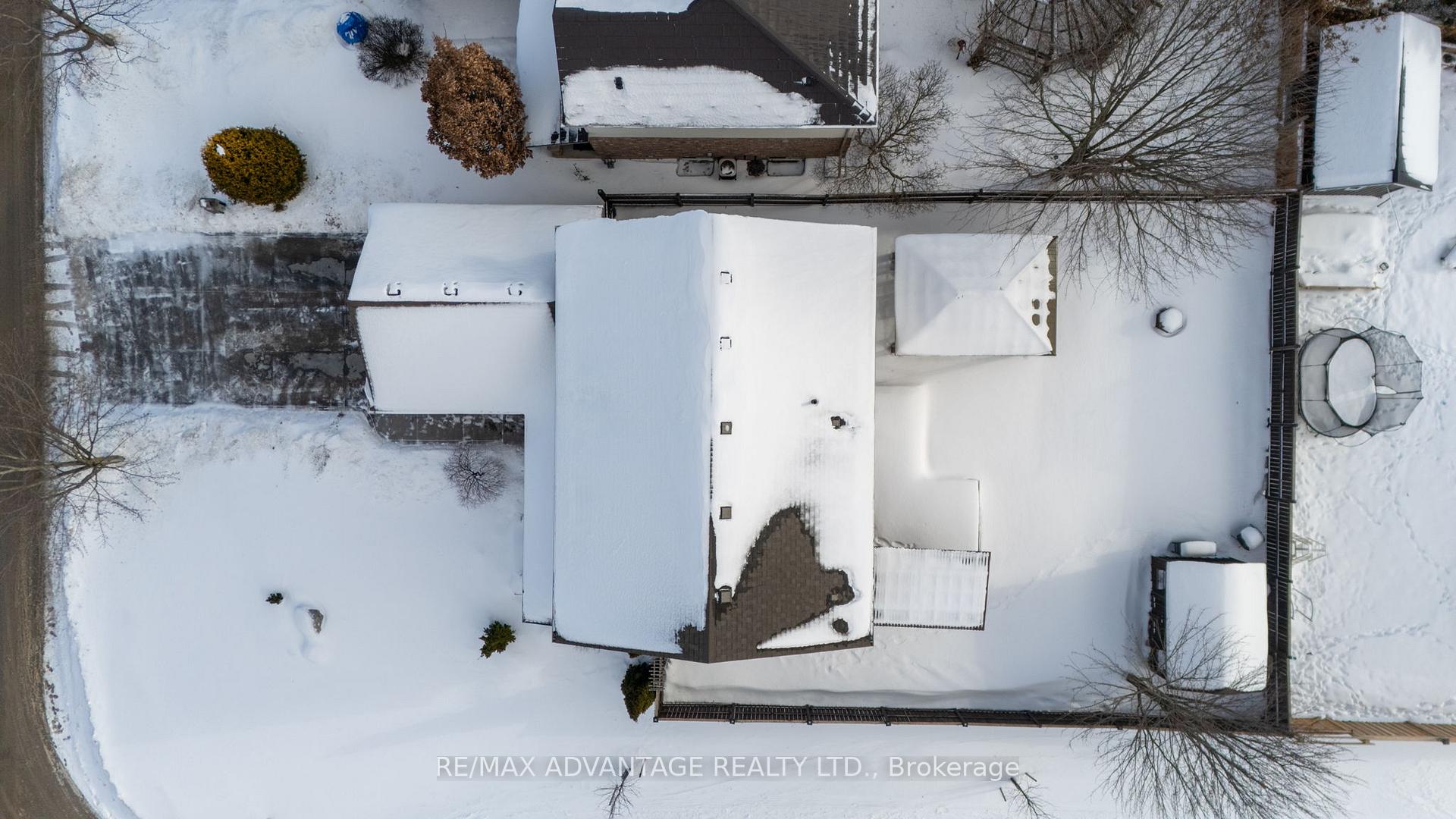 Photo 5 of 57 Stonefield Lane, Middlesex Centre, Ilderton — HOMEH