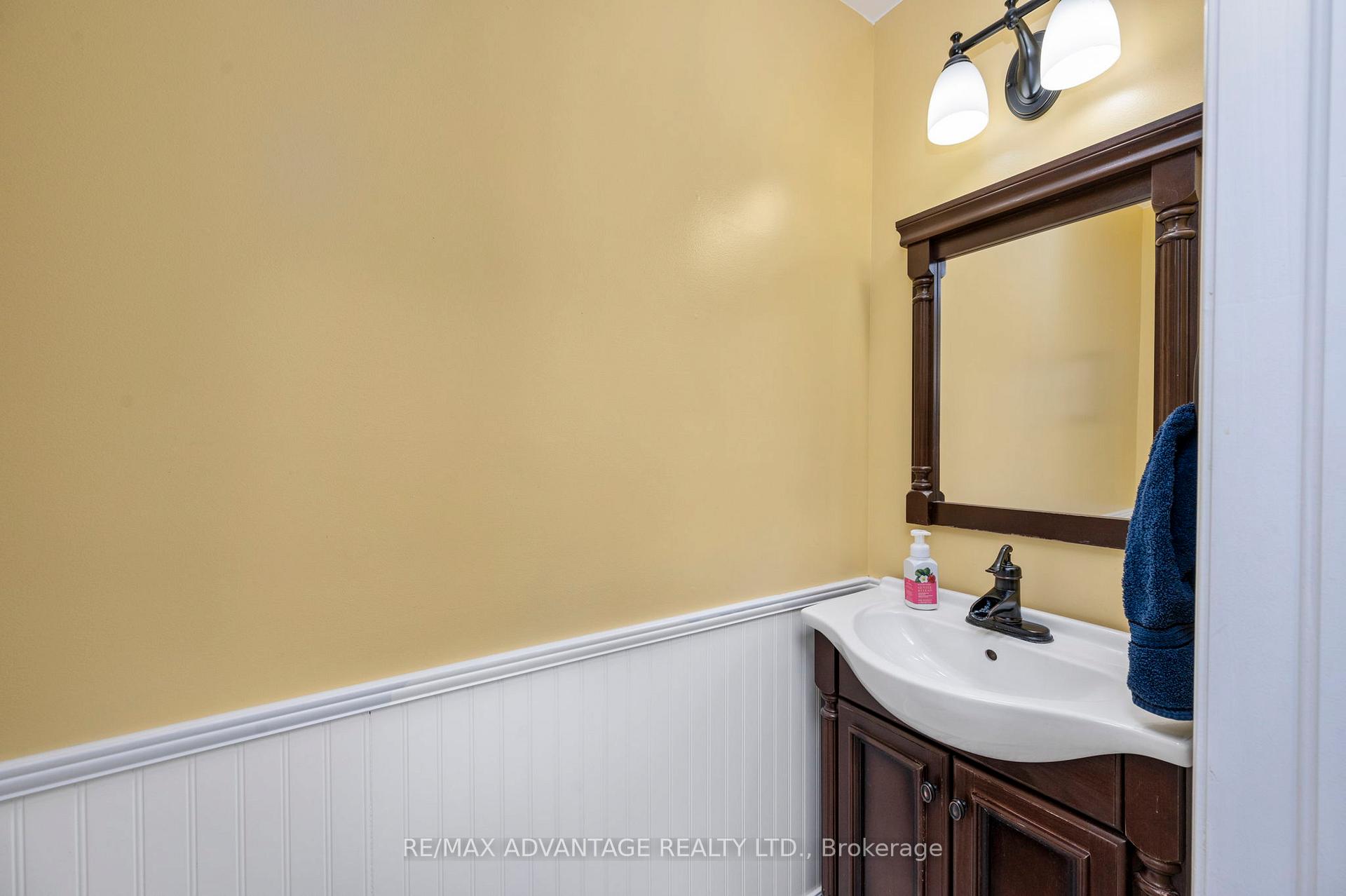 Photo 17 of 57 Stonefield Lane, Middlesex Centre, Ilderton — HOMEH