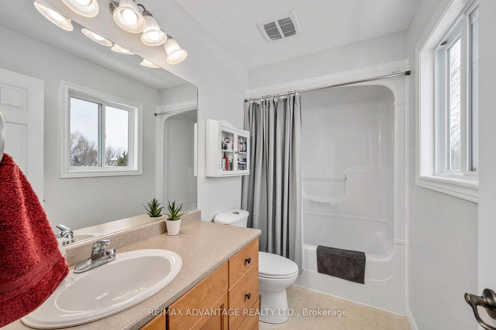 Photo 22 of 57 Stonefield Lane, Middlesex Centre, Ilderton — HOMEH