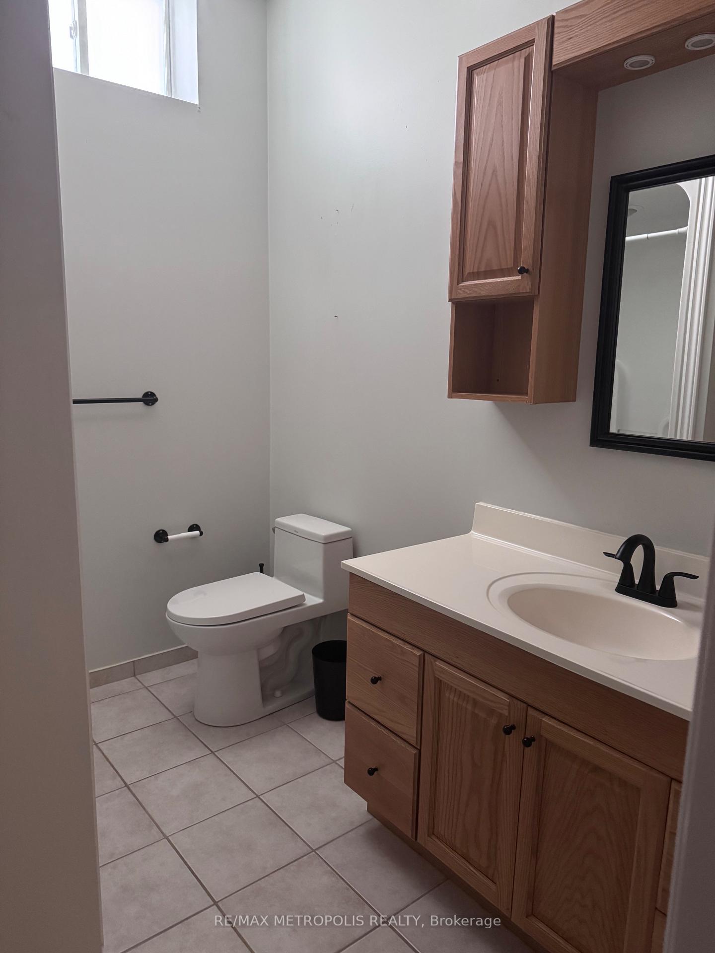 Photo 2 of Unit Basement, 296 Main Street N, Markham, Unionville — HOMEH