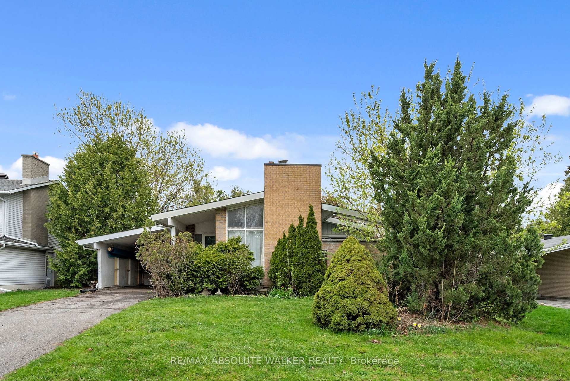 Photo 1 of 107 Coburn Avenue, Ottawa, Kanata - Glencairn/Hazeldean — HOMEH
