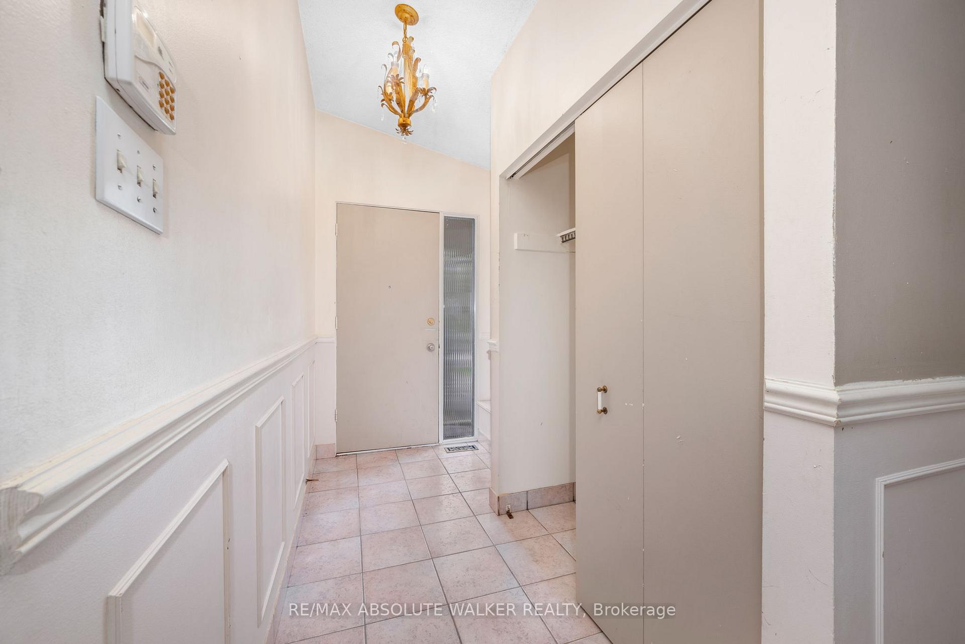 Photo 3 of 107 Coburn Avenue, Ottawa, Kanata - Glencairn/Hazeldean — HOMEH