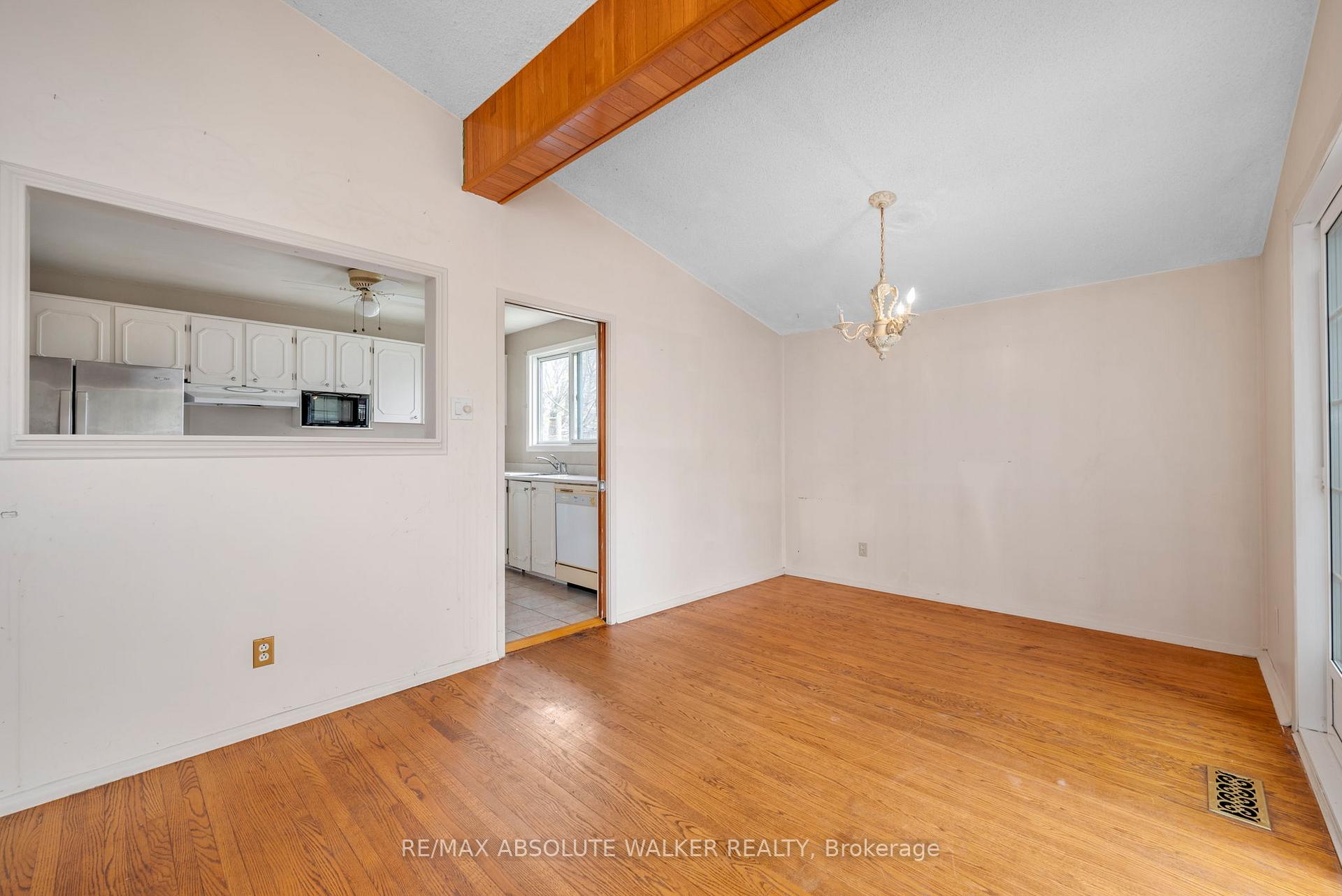 Photo 8 of 107 Coburn Avenue, Ottawa, Kanata - Glencairn/Hazeldean — HOMEH