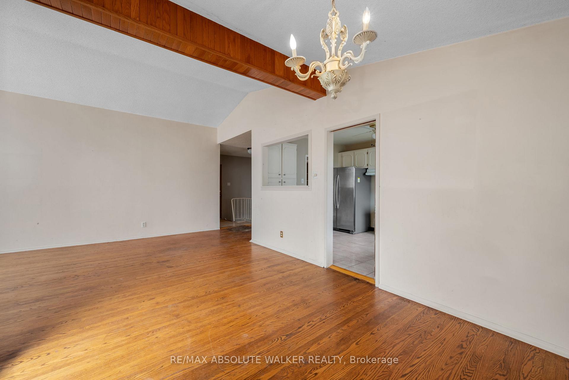 Photo 9 of 107 Coburn Avenue, Ottawa, Kanata - Glencairn/Hazeldean — HOMEH