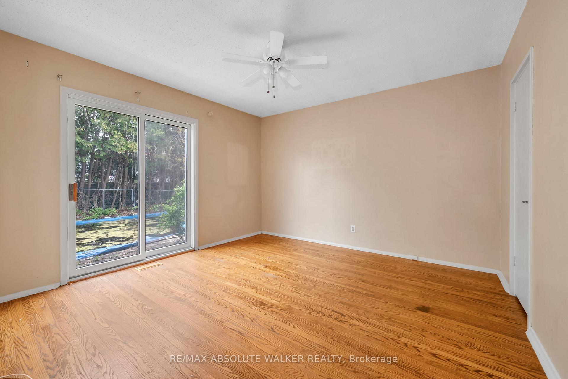 Photo 13 of 107 Coburn Avenue, Ottawa, Kanata - Glencairn/Hazeldean — HOMEH