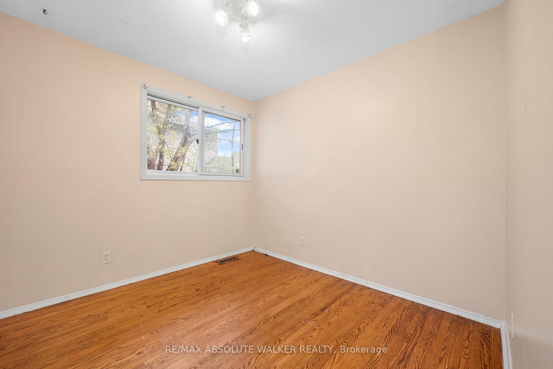 Photo 19 of 107 Coburn Avenue, Ottawa, Kanata - Glencairn/Hazeldean — HOMEH