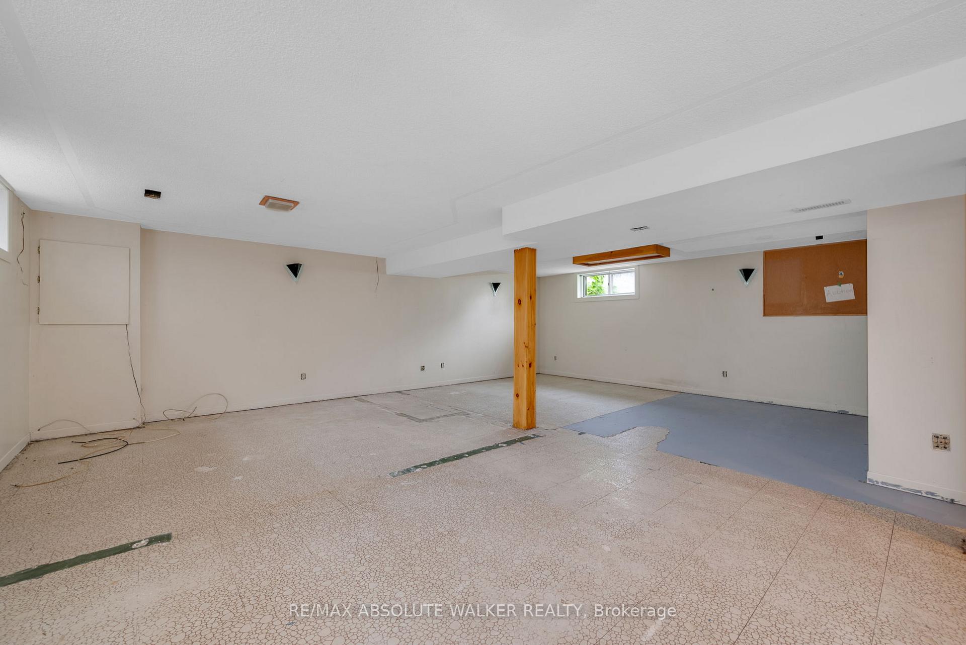 Photo 21 of 107 Coburn Avenue, Ottawa, Kanata - Glencairn/Hazeldean — HOMEH