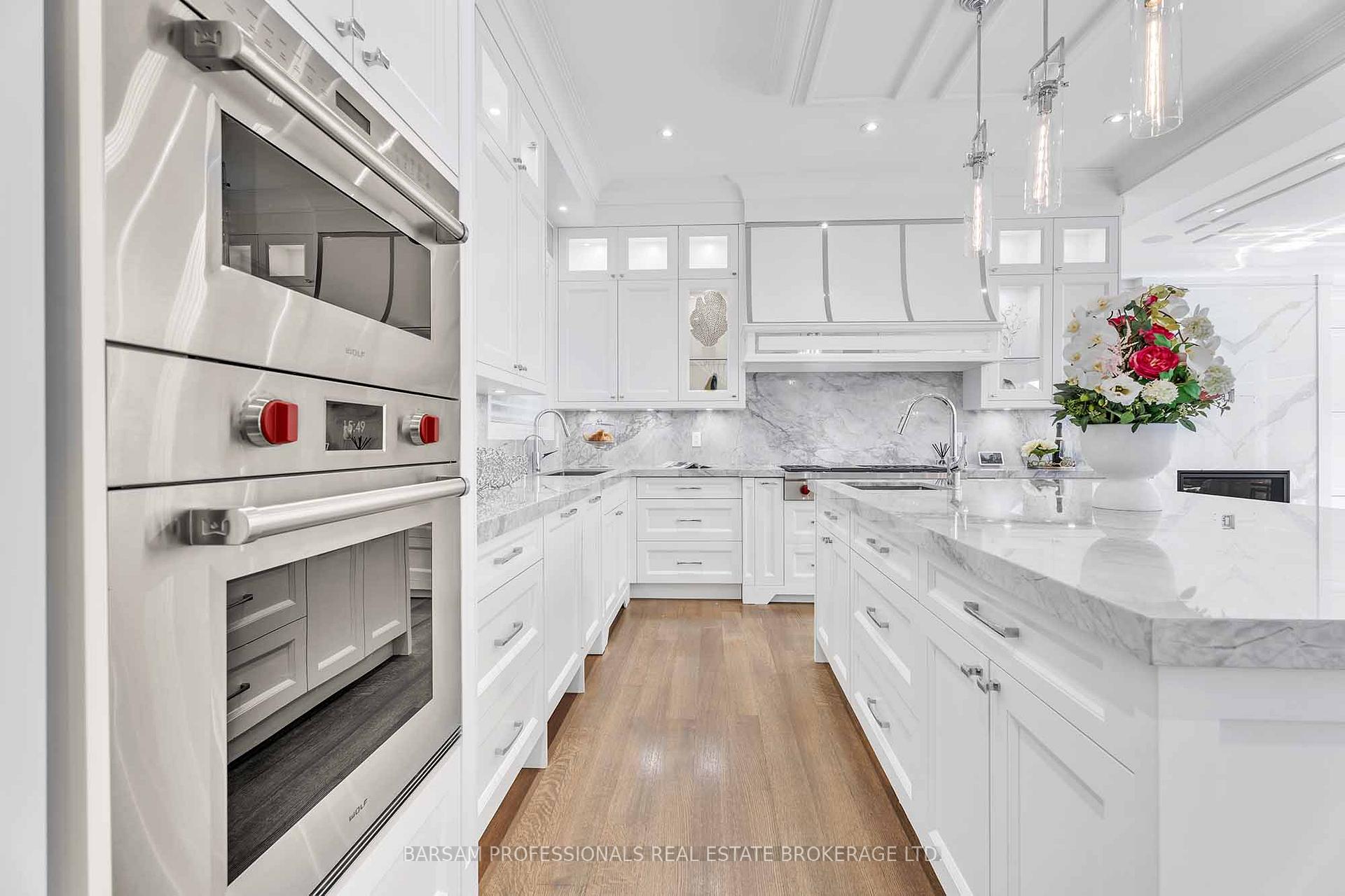 Photo 12 of 17 Towne Court, Markham, Unionville — HOMEH
