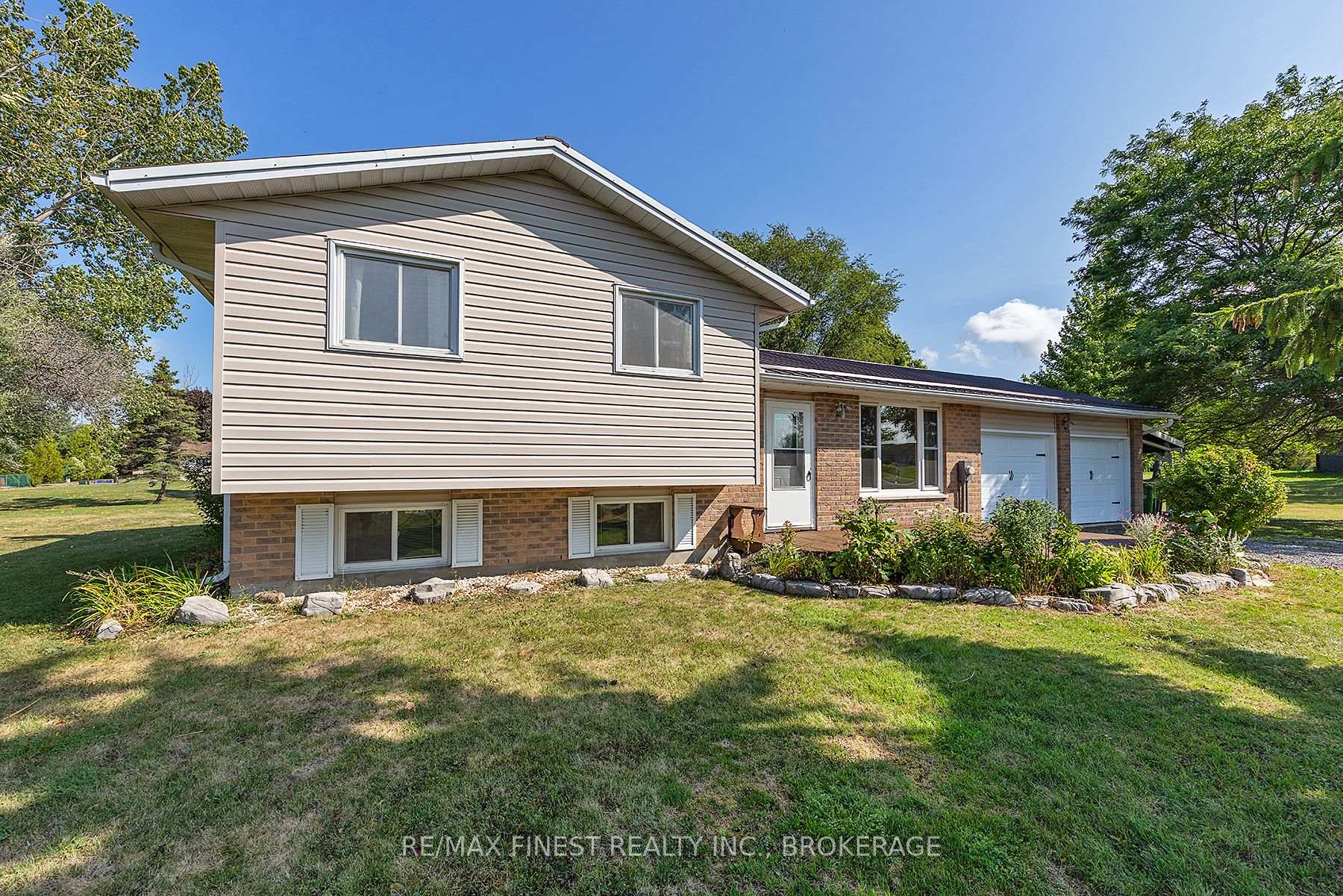 Photo 1 of 6 Marino Drive, Kingston, City North of 401 — HOMEH