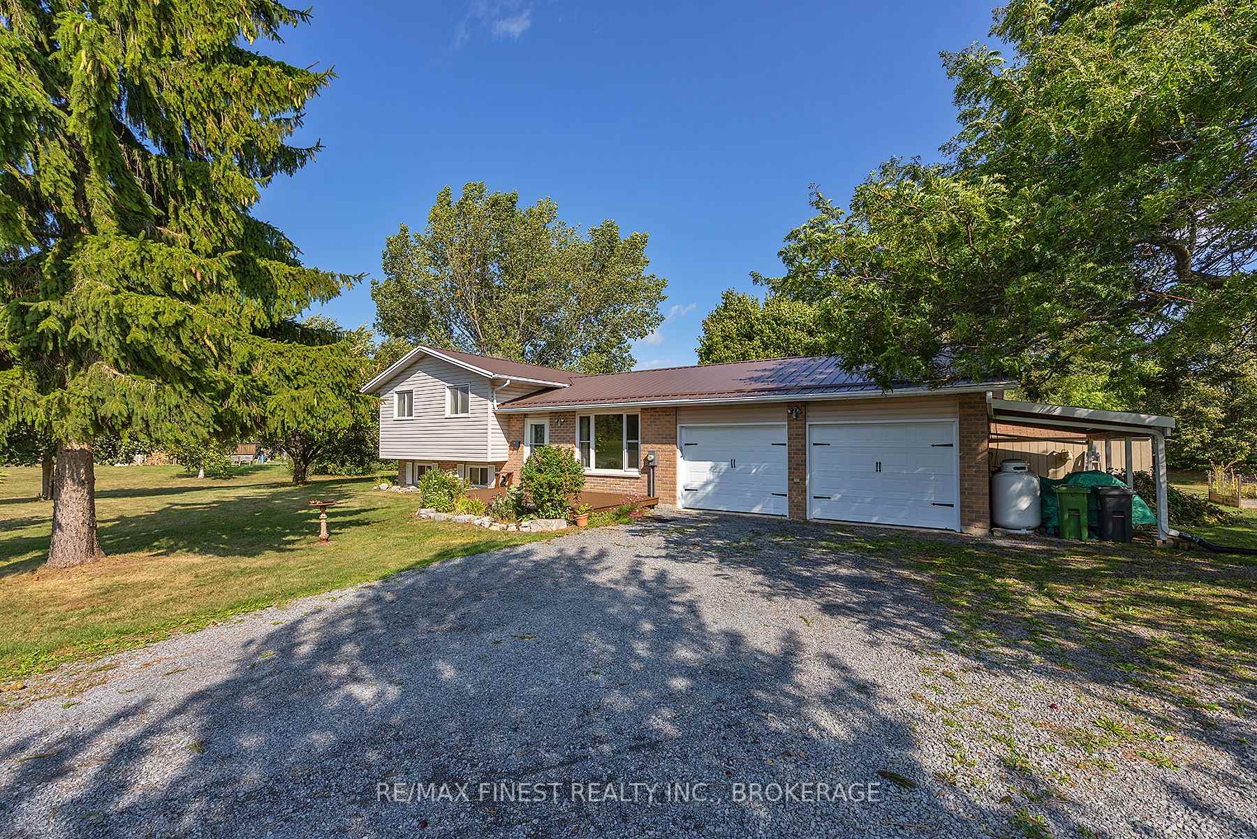 Photo 2 of 6 Marino Drive, Kingston, City North of 401 — HOMEH
