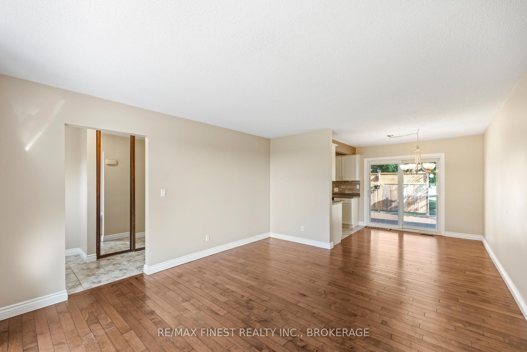 Photo 7 of 6 Marino Drive, Kingston, City North of 401 — HOMEH