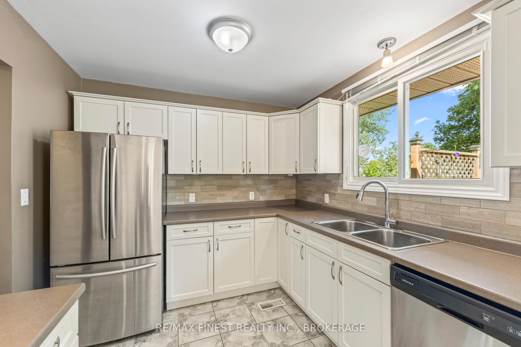Photo 13 of 6 Marino Drive, Kingston, City North of 401 — HOMEH