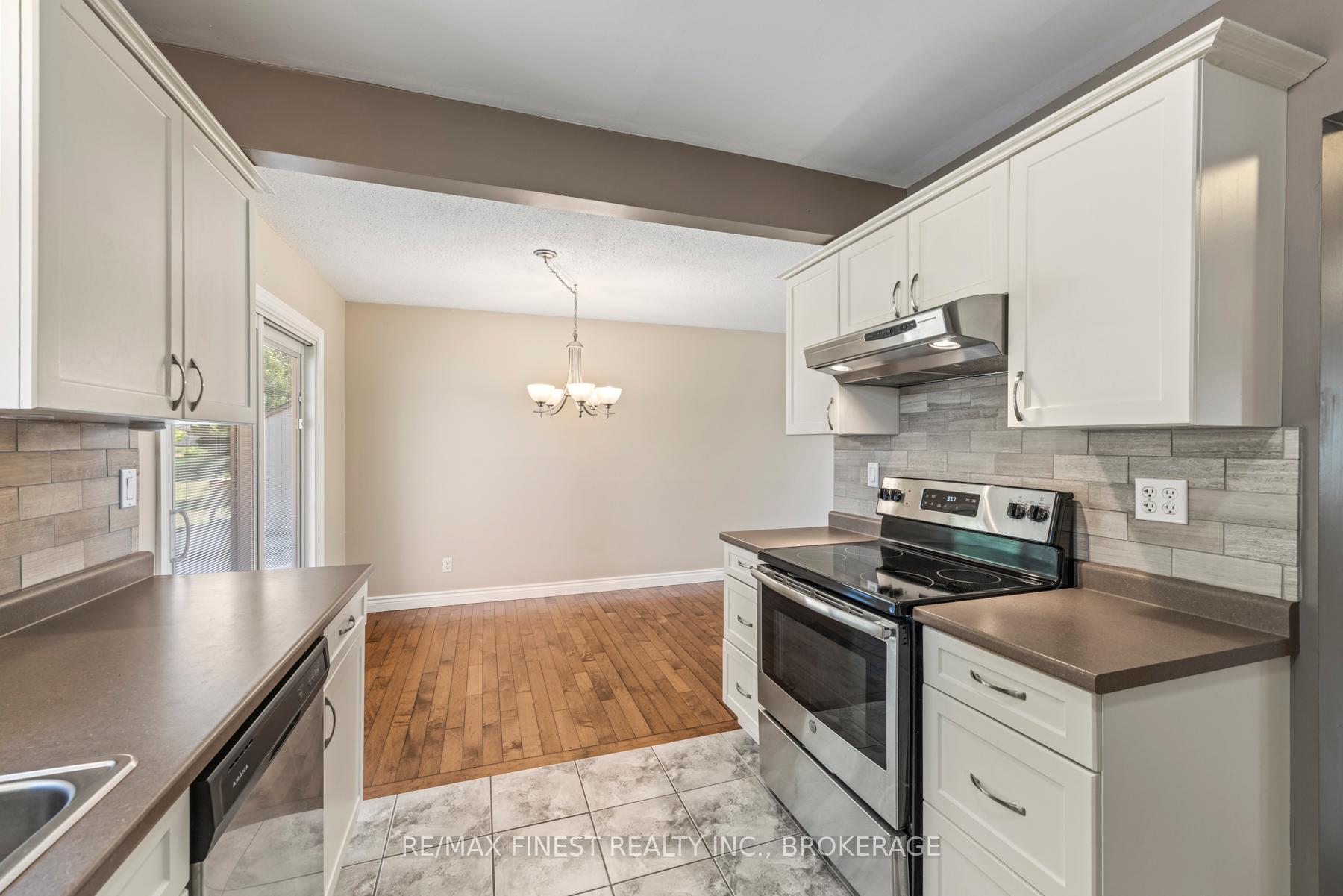Photo 14 of 6 Marino Drive, Kingston, City North of 401 — HOMEH