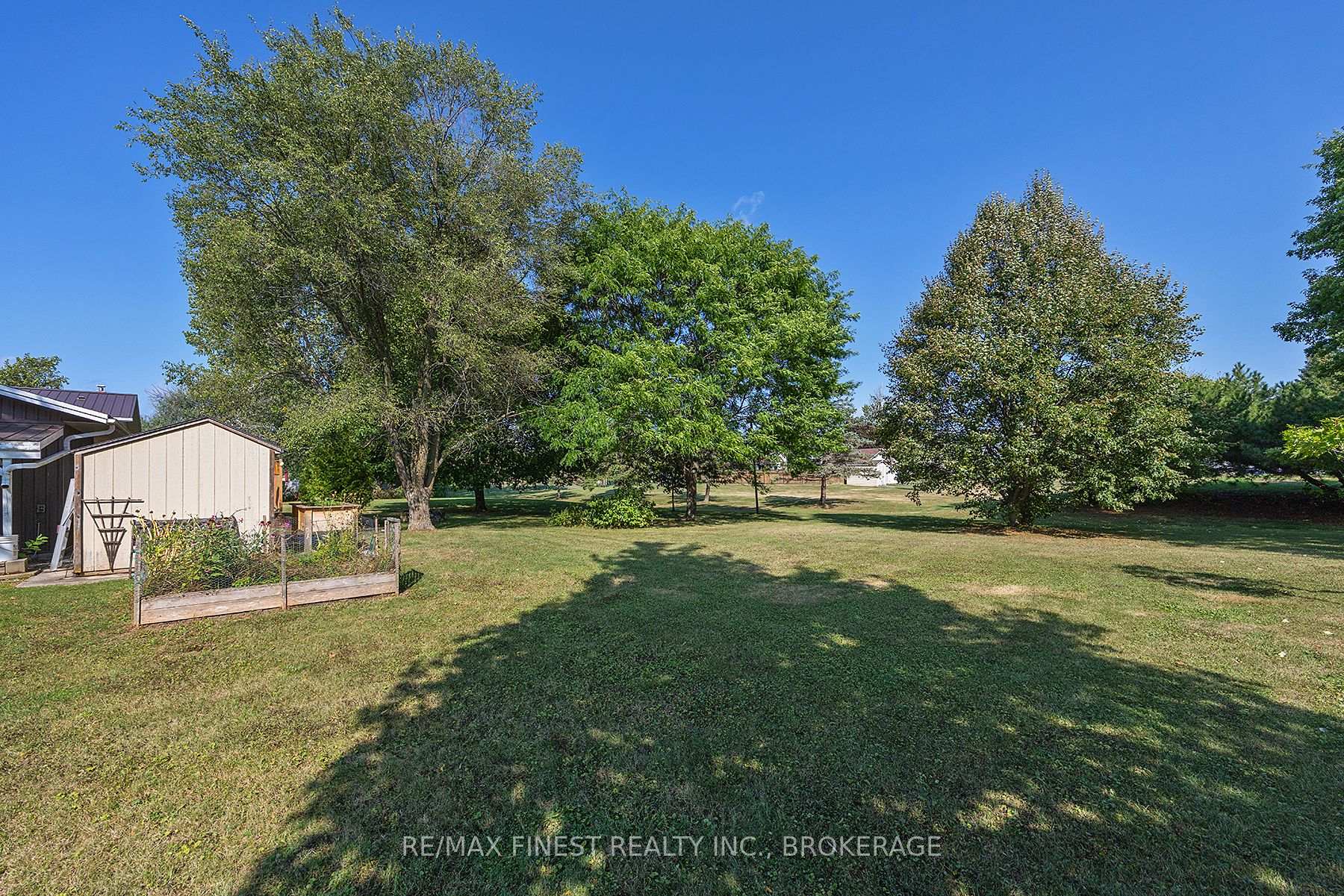 Photo 40 of 6 Marino Drive, Kingston, City North of 401 — HOMEH