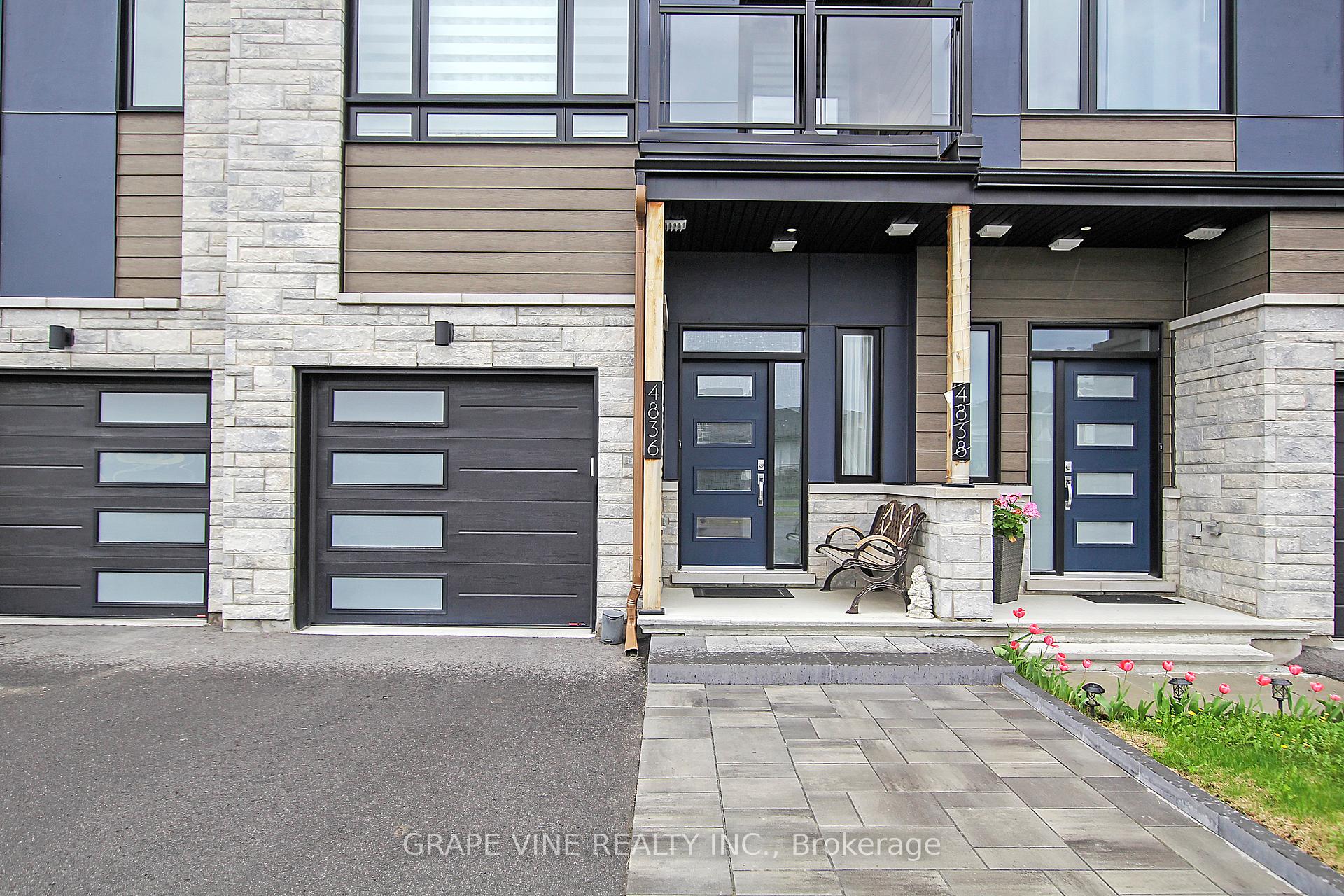 Photo 2 of 4836 Abbott Street E, Ottawa, Kanata - Emerald Meadows/Trailwest — HOMEH
