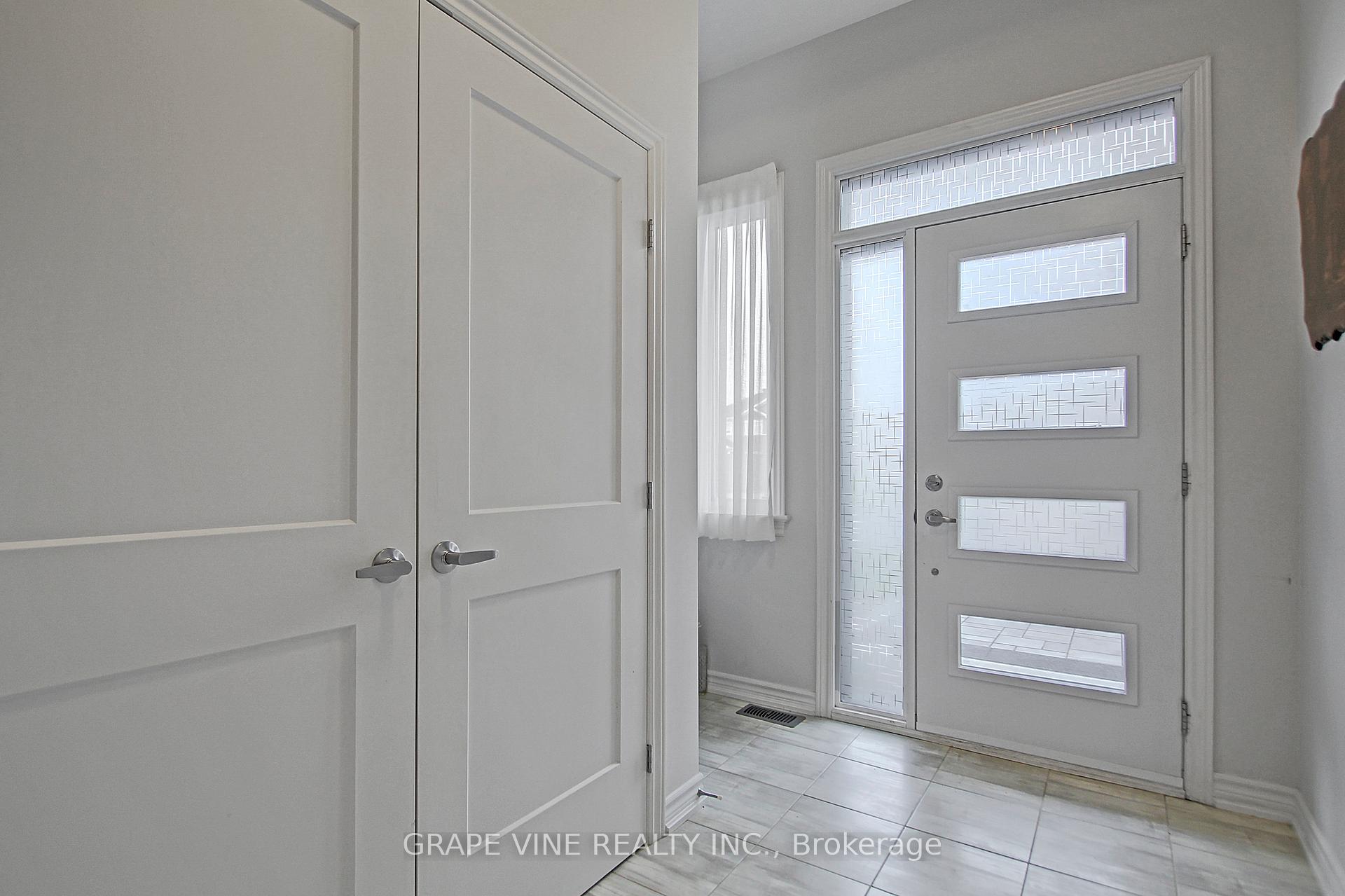 Photo 3 of 4836 Abbott Street E, Ottawa, Kanata - Emerald Meadows/Trailwest — HOMEH