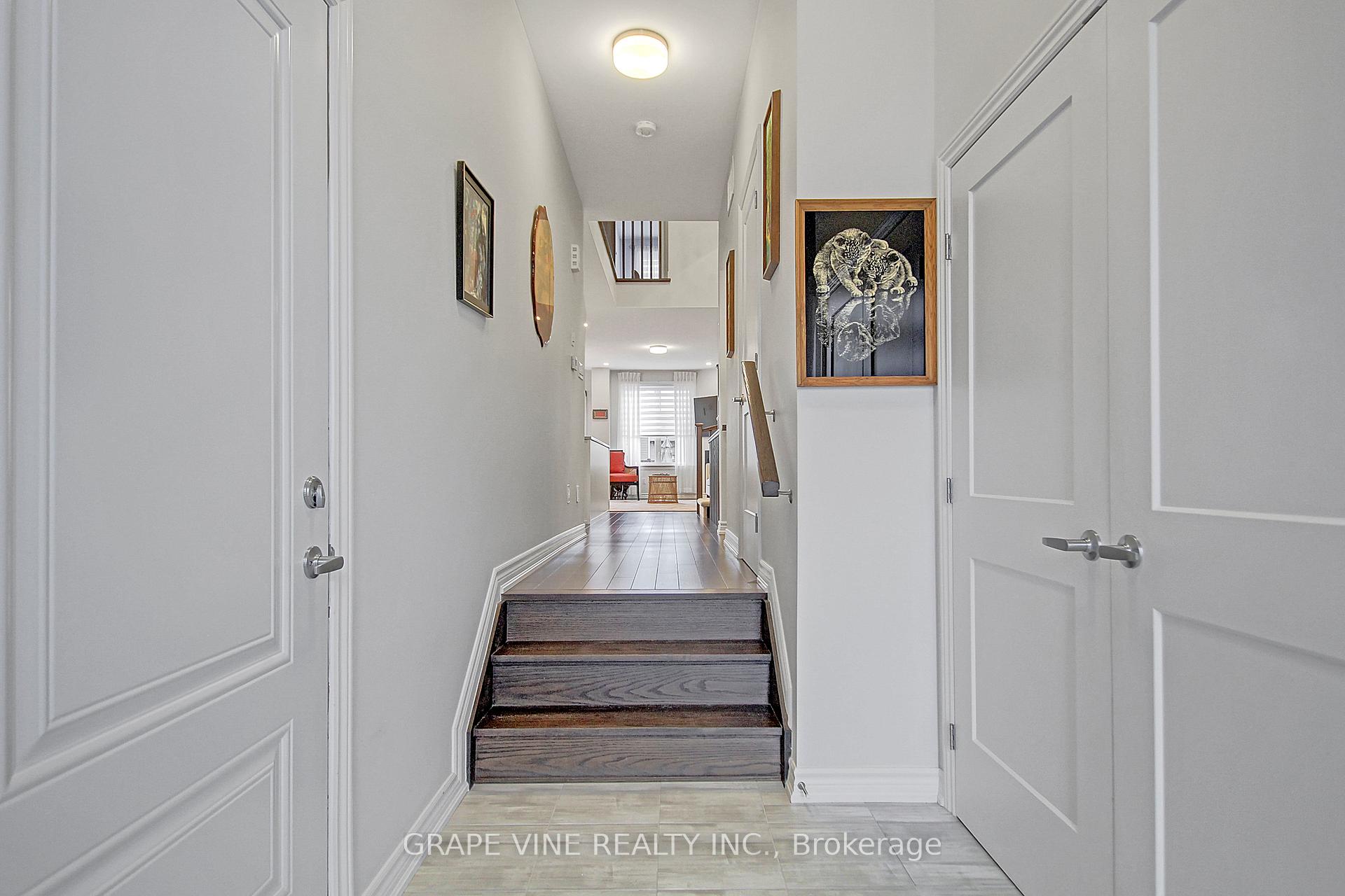 Photo 4 of 4836 Abbott Street E, Ottawa, Kanata - Emerald Meadows/Trailwest — HOMEH