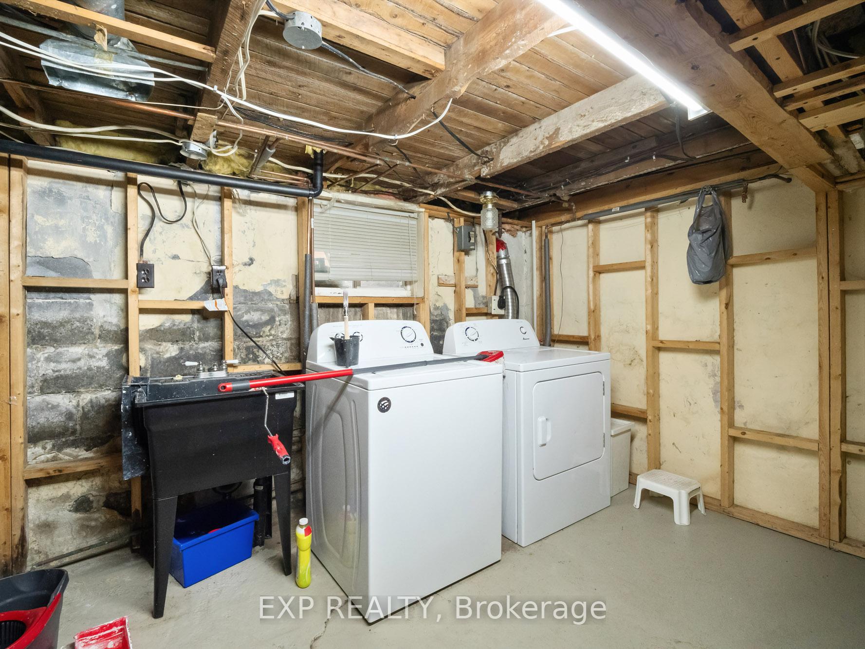 Photo 2 of 33 Fraser Avenue, Hamilton, Crown Point — HOMEH