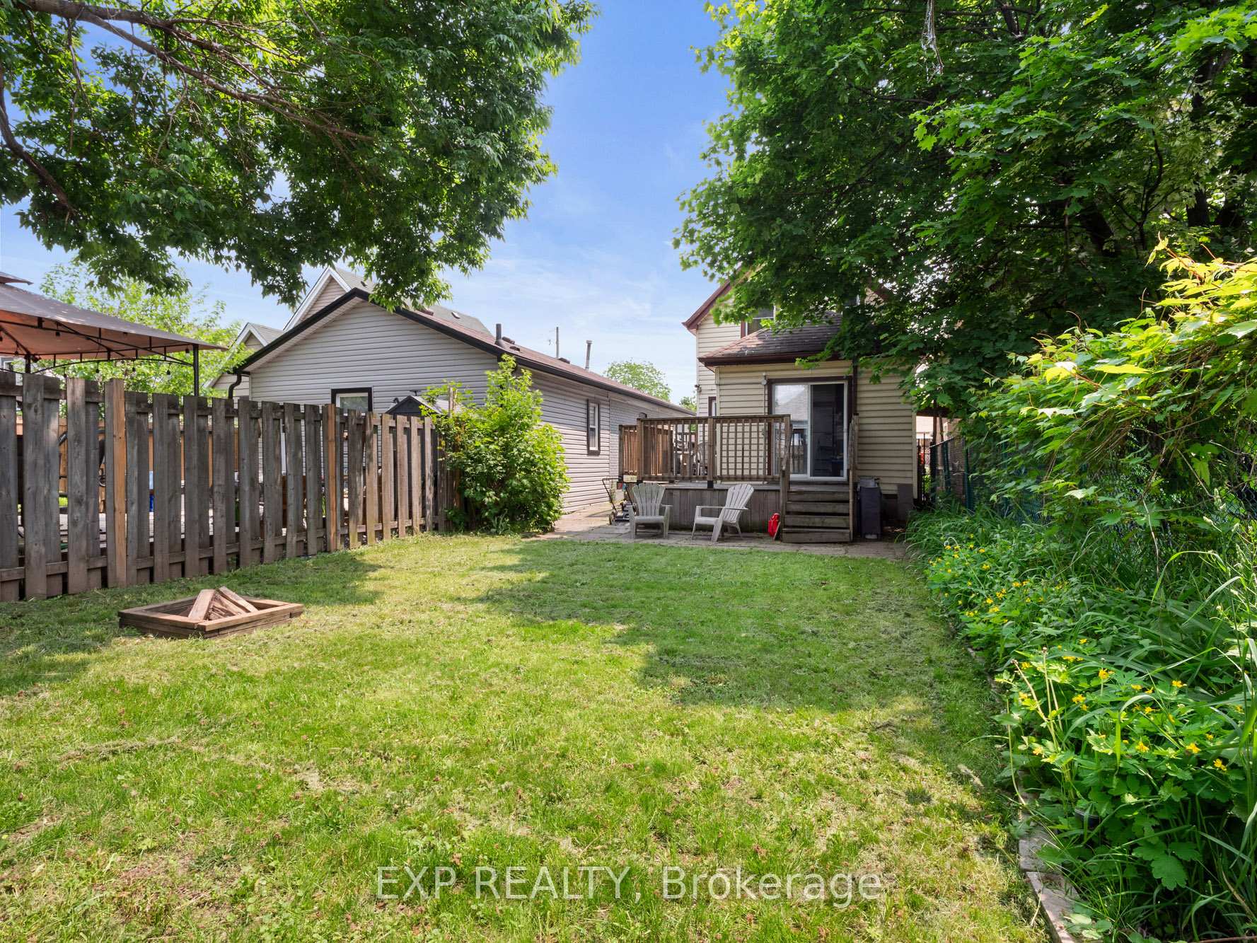 Photo 3 of 33 Fraser Avenue, Hamilton, Crown Point — HOMEH