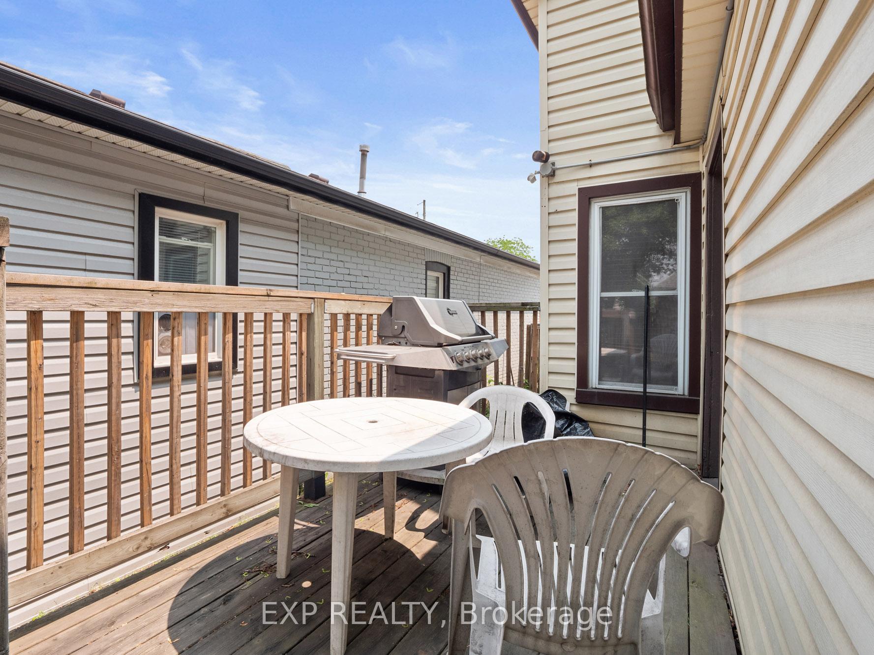 Photo 4 of 33 Fraser Avenue, Hamilton, Crown Point — HOMEH