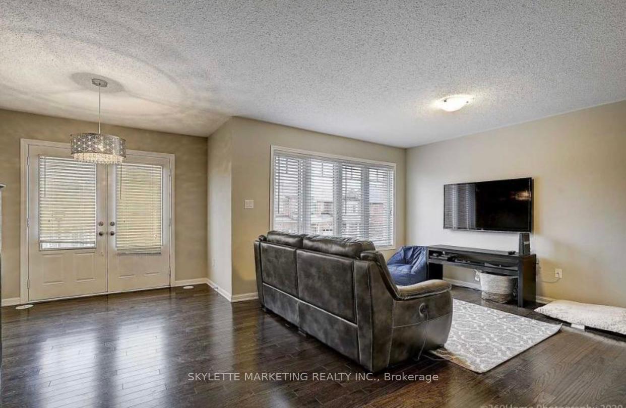 Photo 10 of 238 Mortimer Crescent, Milton, Harrison — HOMEH