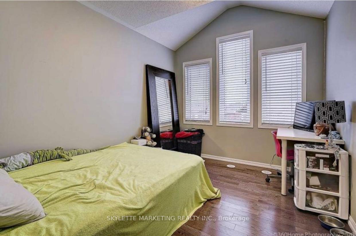 Photo 17 of 238 Mortimer Crescent, Milton, Harrison — HOMEH