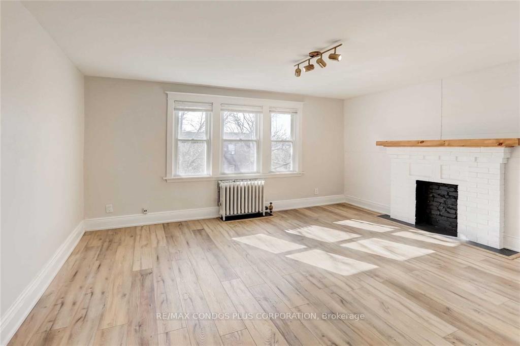 Photo 3 of Unit 6, 4 North Oval Street, Hamilton, Westdale — HOMEH