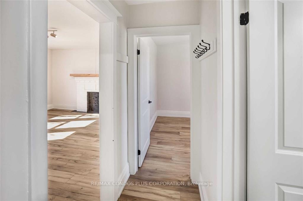 Photo 5 of Unit 6, 4 North Oval Street, Hamilton, Westdale — HOMEH