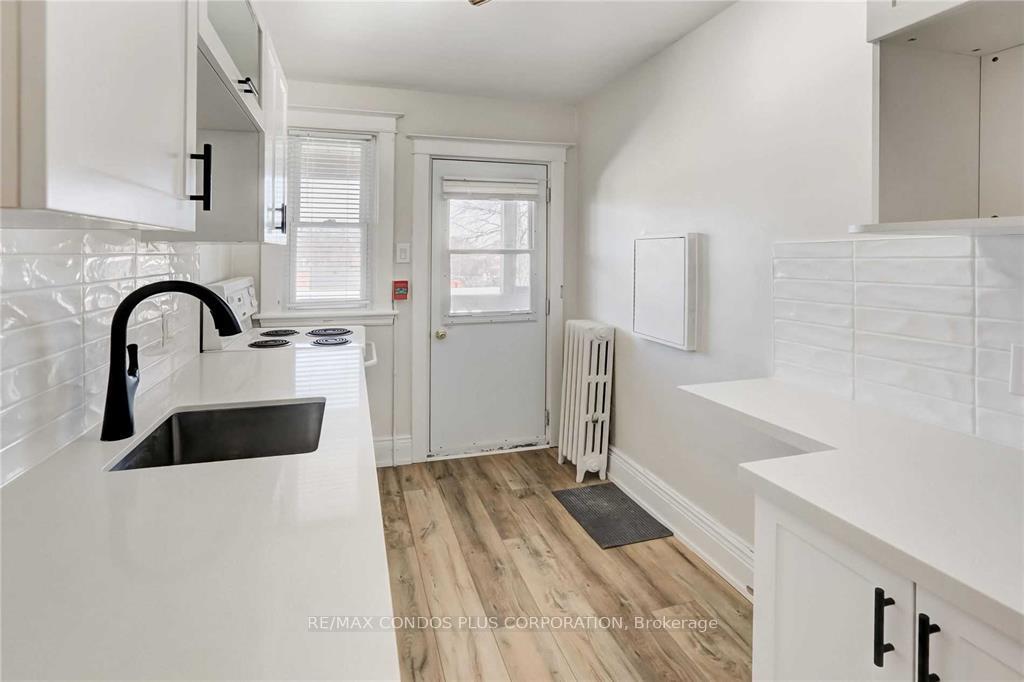 Photo 6 of Unit 6, 4 North Oval Street, Hamilton, Westdale — HOMEH
