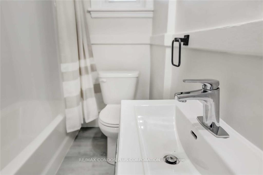 Photo 14 of Unit 6, 4 North Oval Street, Hamilton, Westdale — HOMEH