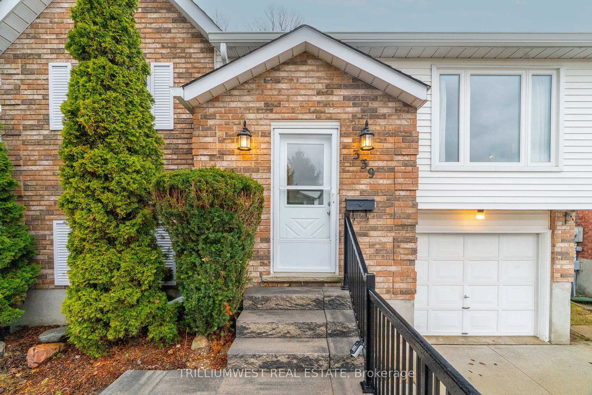 Photo 3 of 339 Misty Crescent, Kitchener — HOMEH